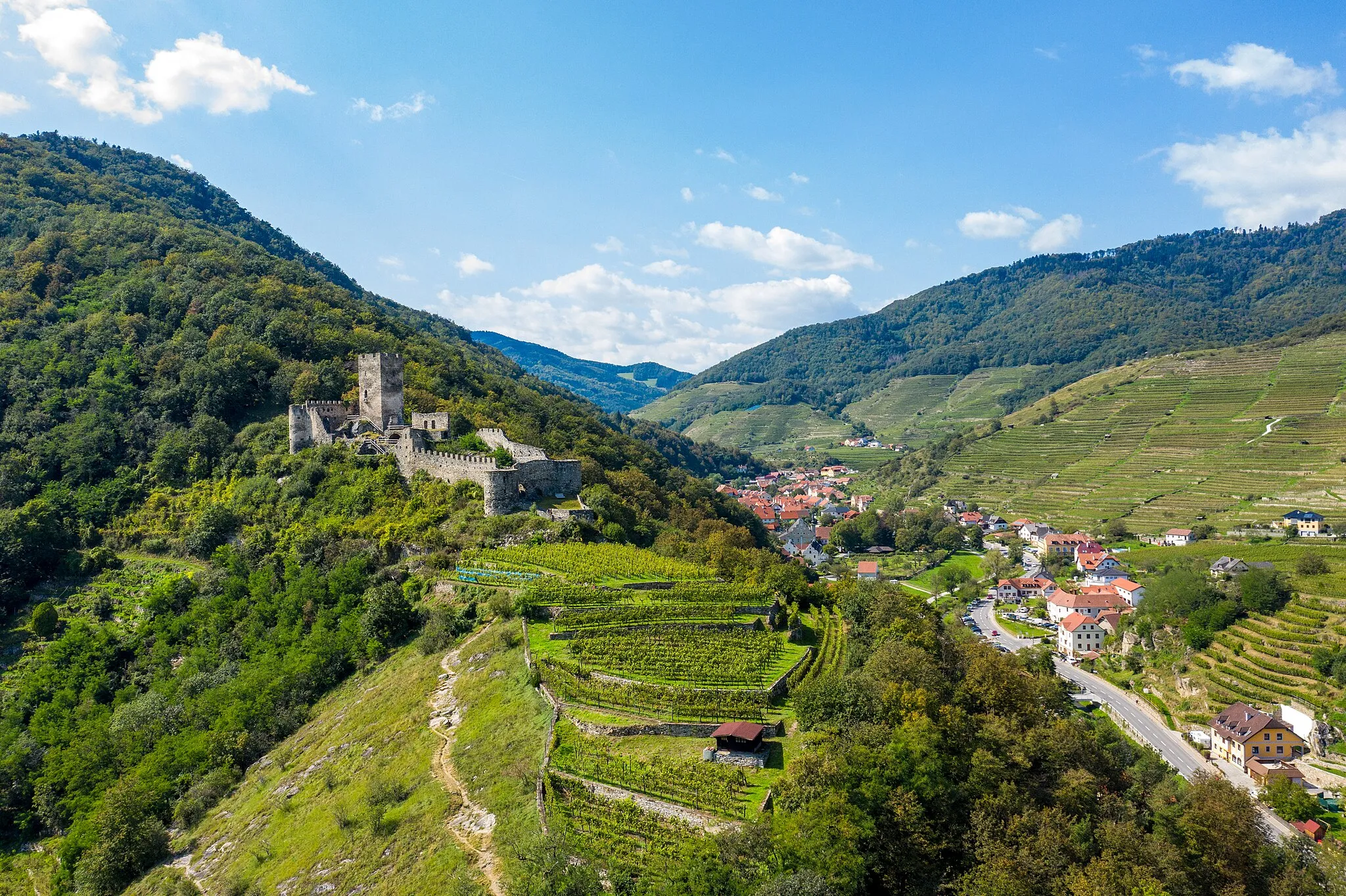 Photo showing: Burgruine Hinterhaus