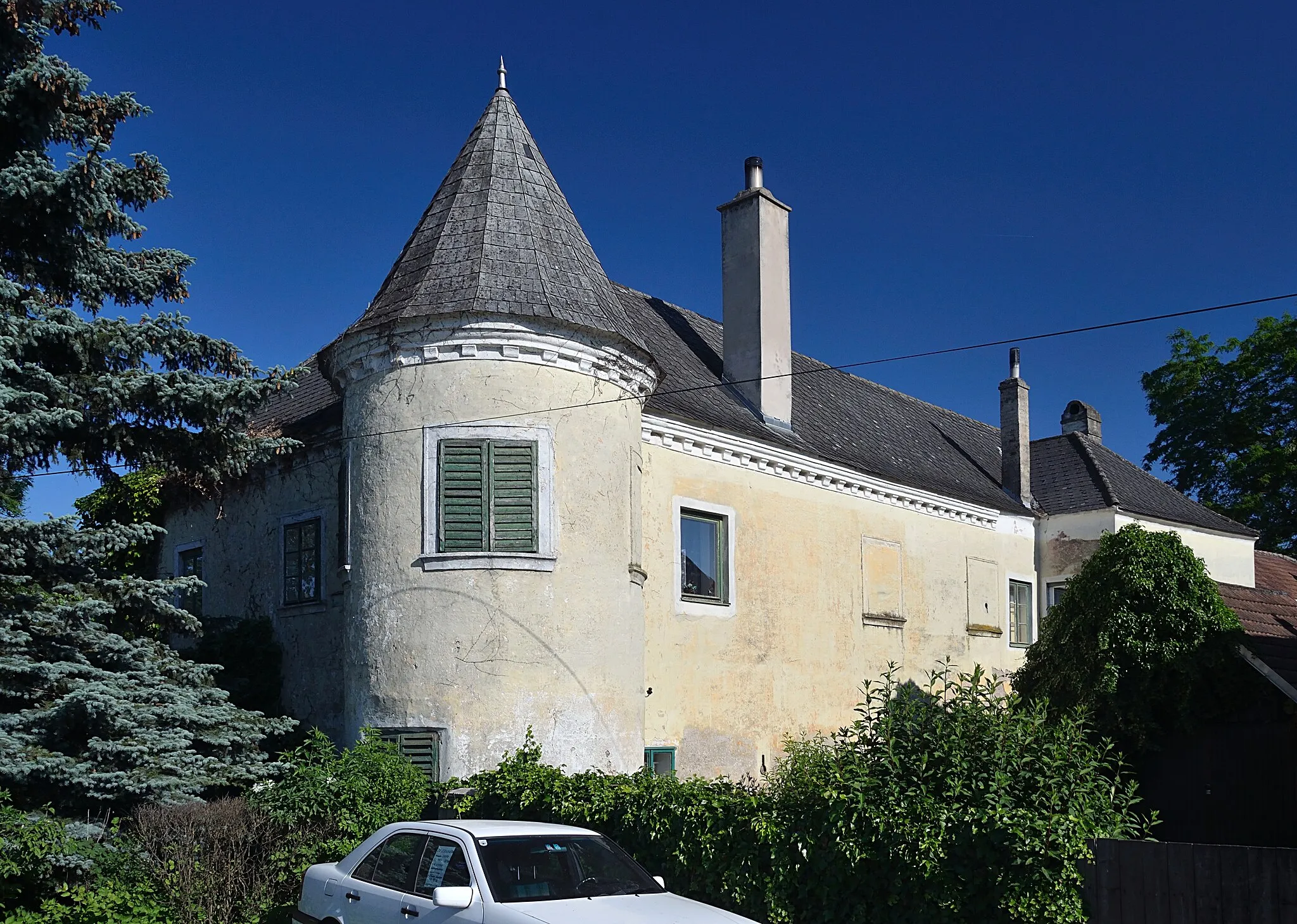 Photo showing: The Freilehnmühle (also Fräuleinmühle), a former mill in Nußdorf ob der Traisen, Lower Austria, is protected as a cultural heritage monument.