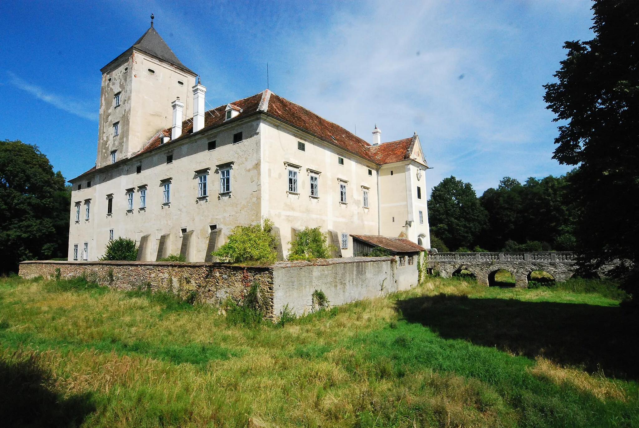 Photo showing: Wasserschloss Oberhöflein
