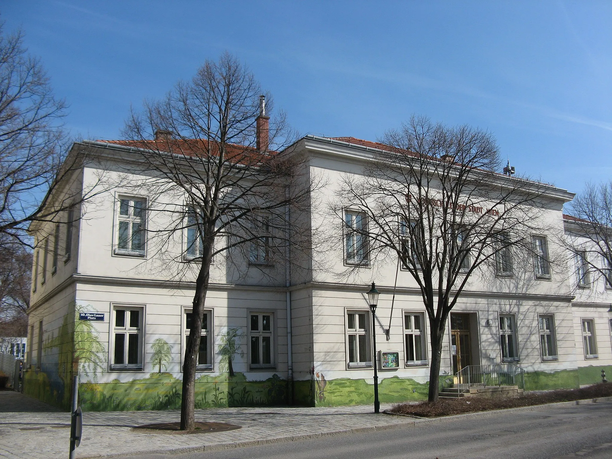 Photo showing: Schule, Ober-Laaer-Platz 1, Wien-Favoriten