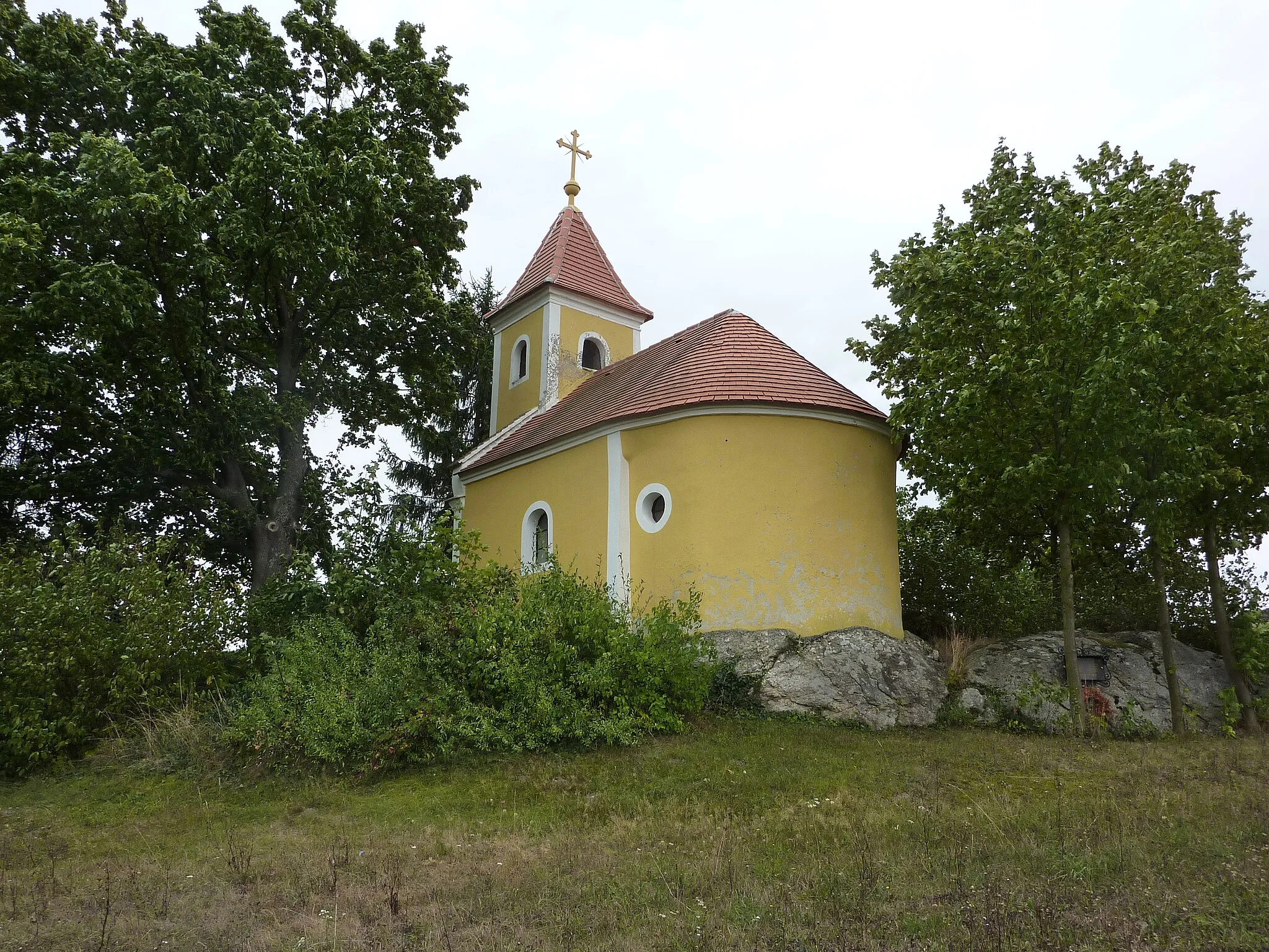 Photo showing: Ortskapelle, Buchberger Waldhütten, Schönberg am Kamp, Niederösterreich

This media shows the protected monument with the number 79664 in Austria. (Commons, de, Wikidata)