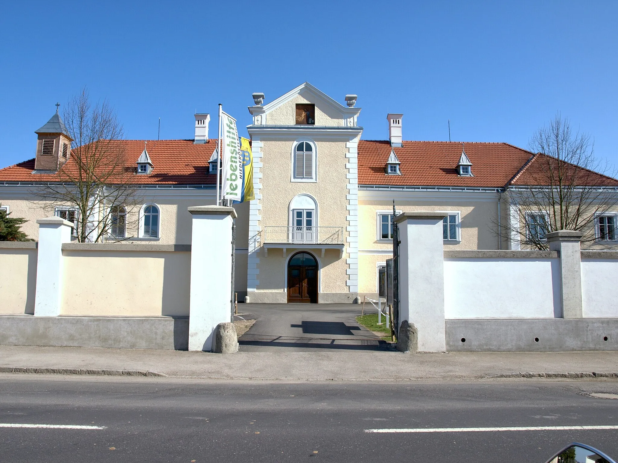 Photo showing: Schloss Neudenburg und Stöckl