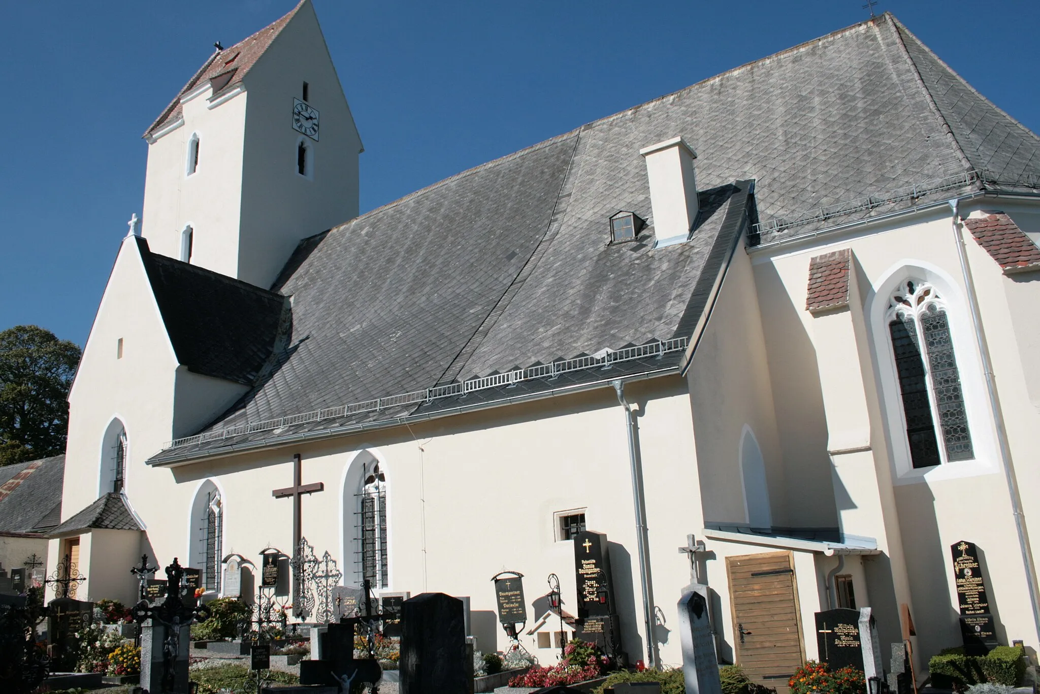 Photo showing: Kath. Pfarrkirche Mariae Himmelfahrt und Friedhof