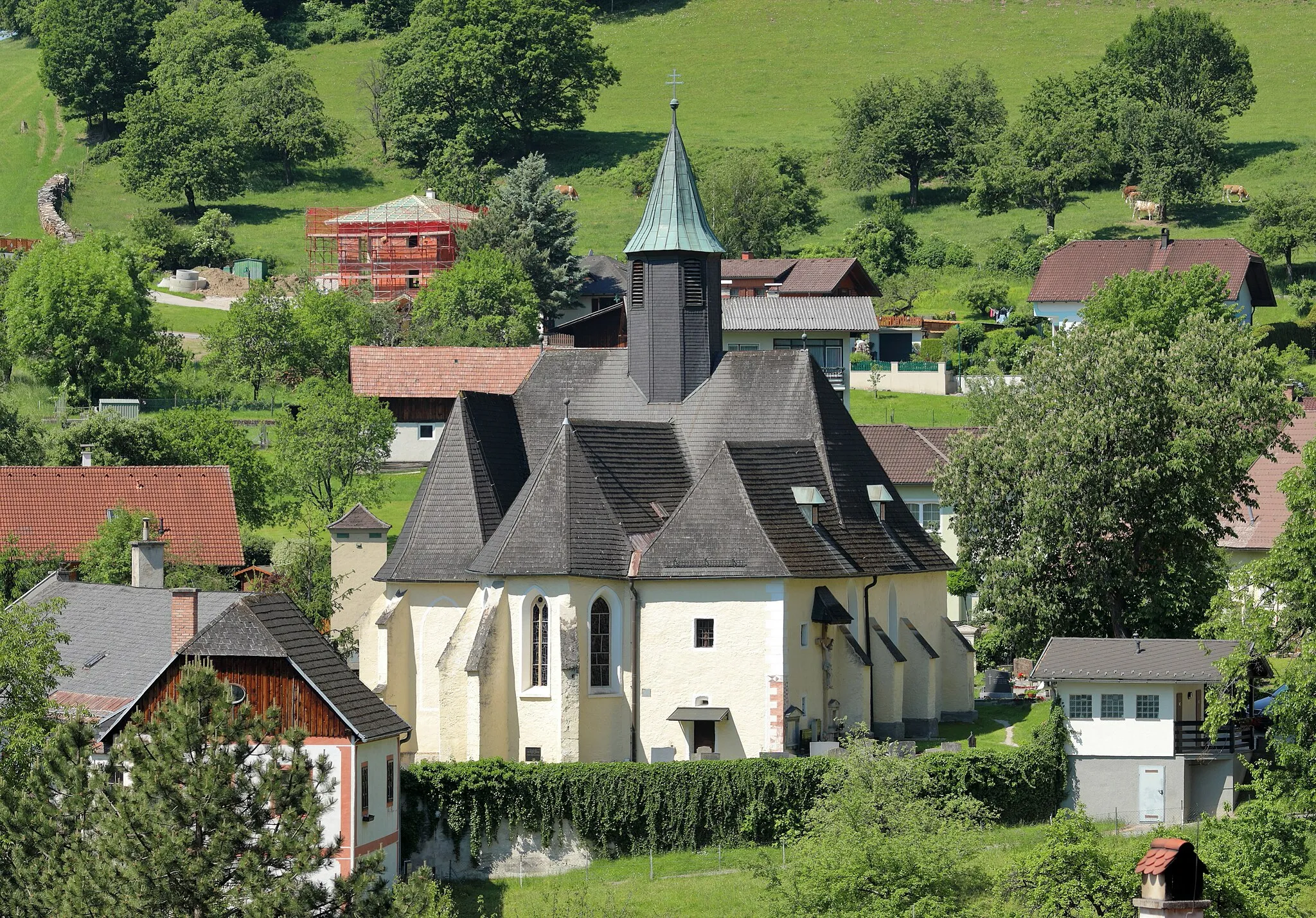 Photo showing: Ostnordostansicht der röm.-kath. Pfarrkirche hl. Nikolaus in der niederösterreichischen Gemeinde Prigglitz.