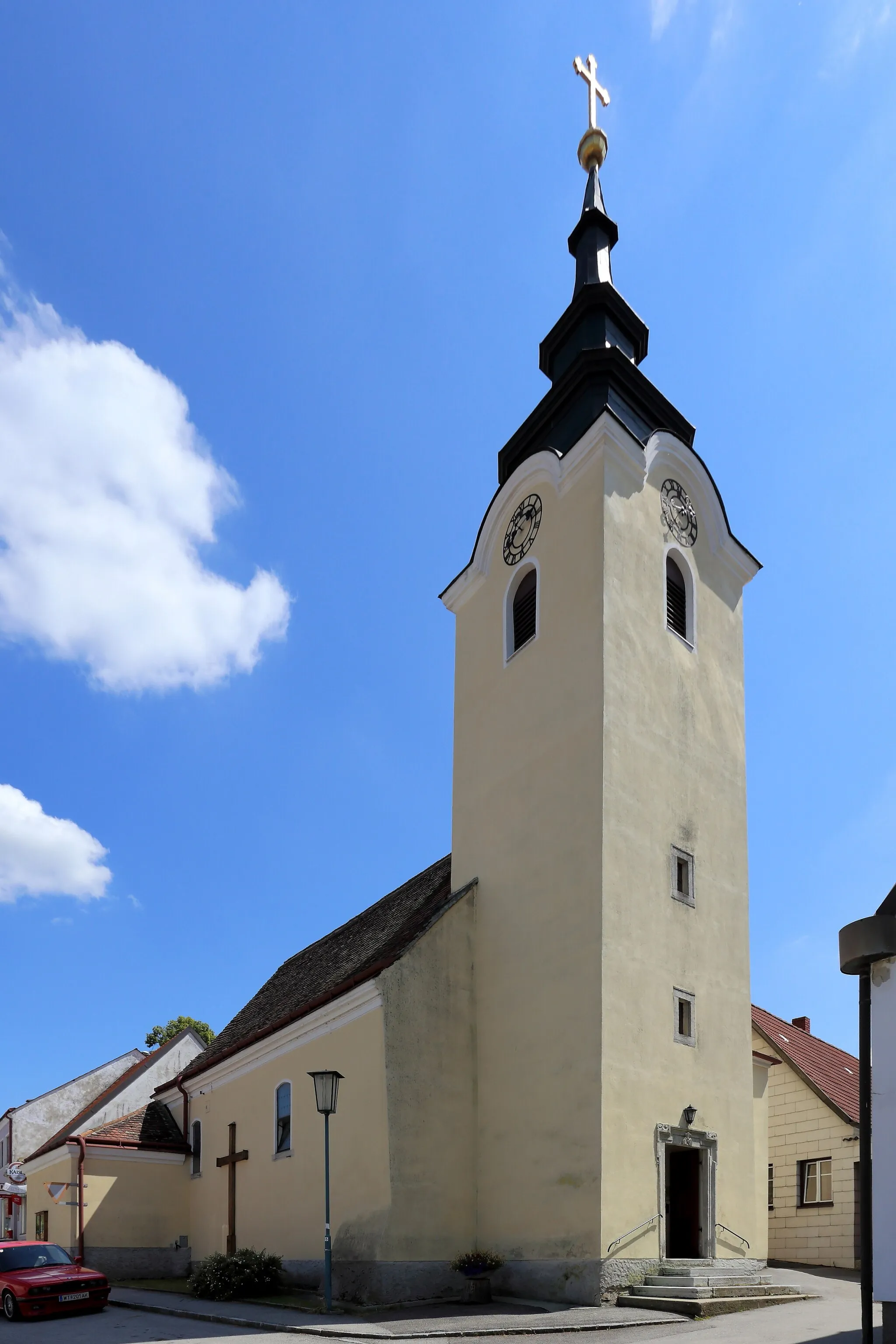 Photo showing: Katholische Pfarrkirche hl. Ägyd in Ludweis, ein Ortsteil der niederösterreichischen Marktgemeinde Ludweis-Aigen. Eine schlichte, barocke Saalkirche mit Westturm.