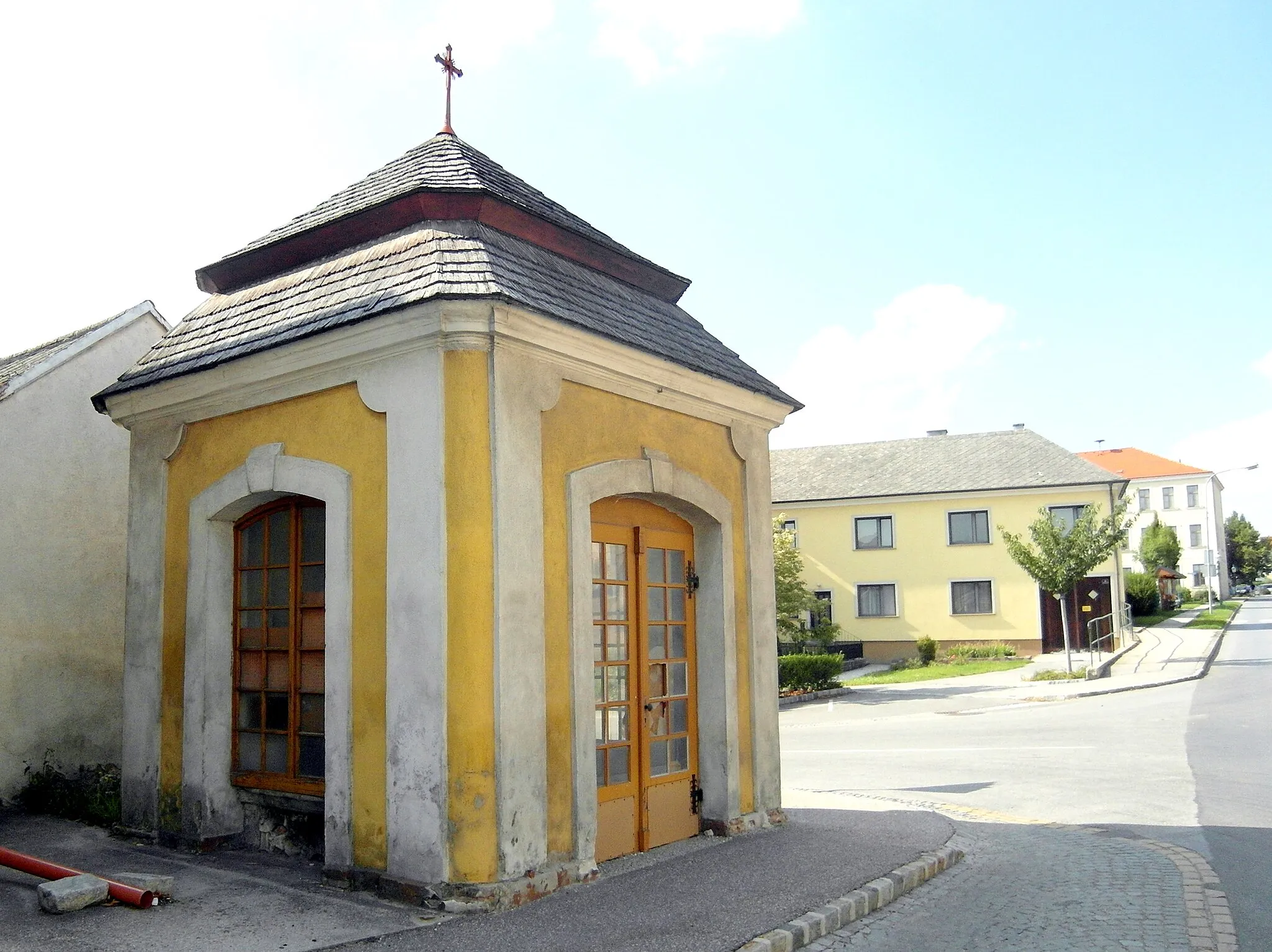 Photo showing: Wegkapelle Johannes von Nepomuk in Stetten (Niederösterreich)