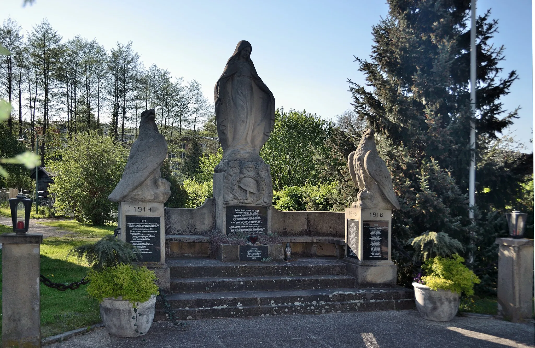 Photo showing: War memorial in Neustift-Innermanzing