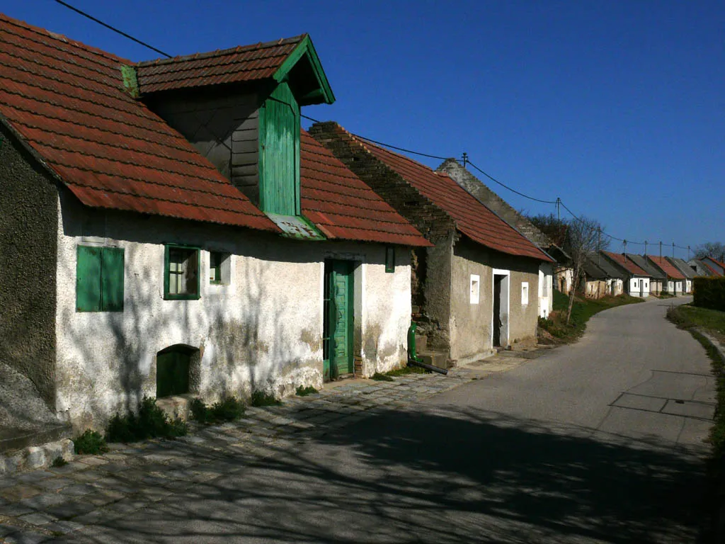 Photo showing: Groß Engersdorf; Kellergasse Satzgraben