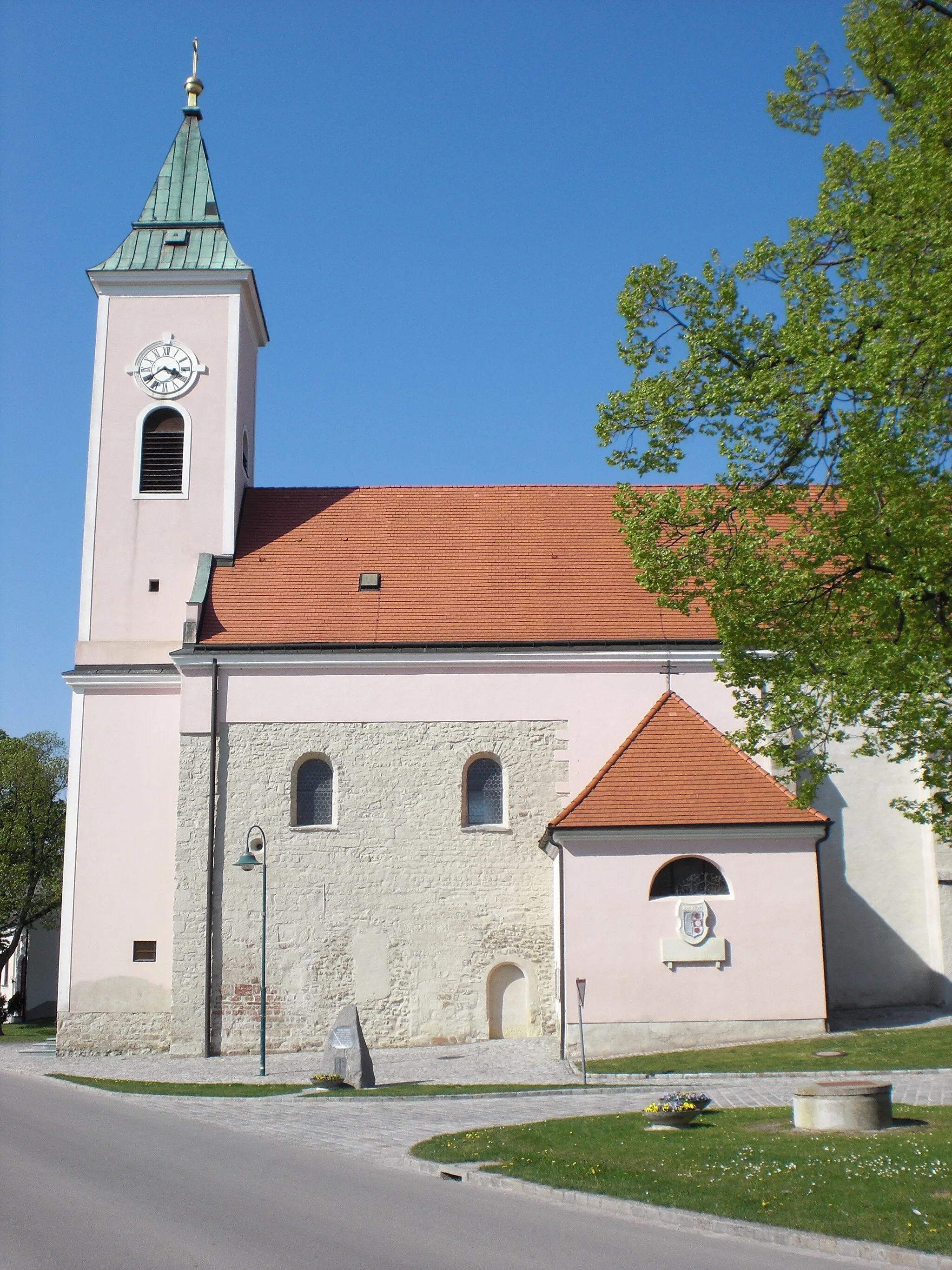 Photo showing: Catholic parish church St. Stephen, Probstdorf, Groß-Enzersdorf, Lower Austria