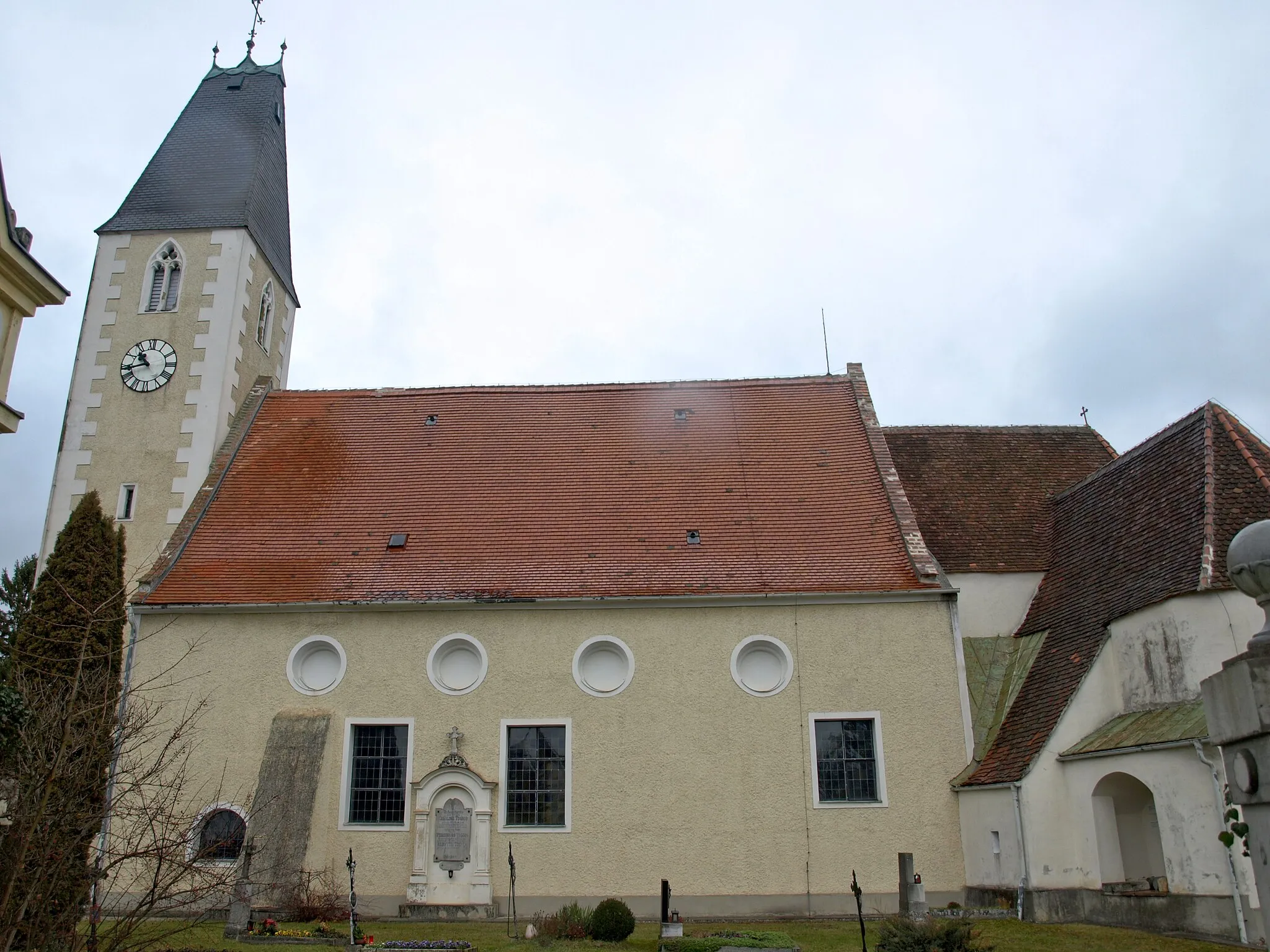 Photo showing: Kath. Pfarrkirche hl. Zeno und Friedhof