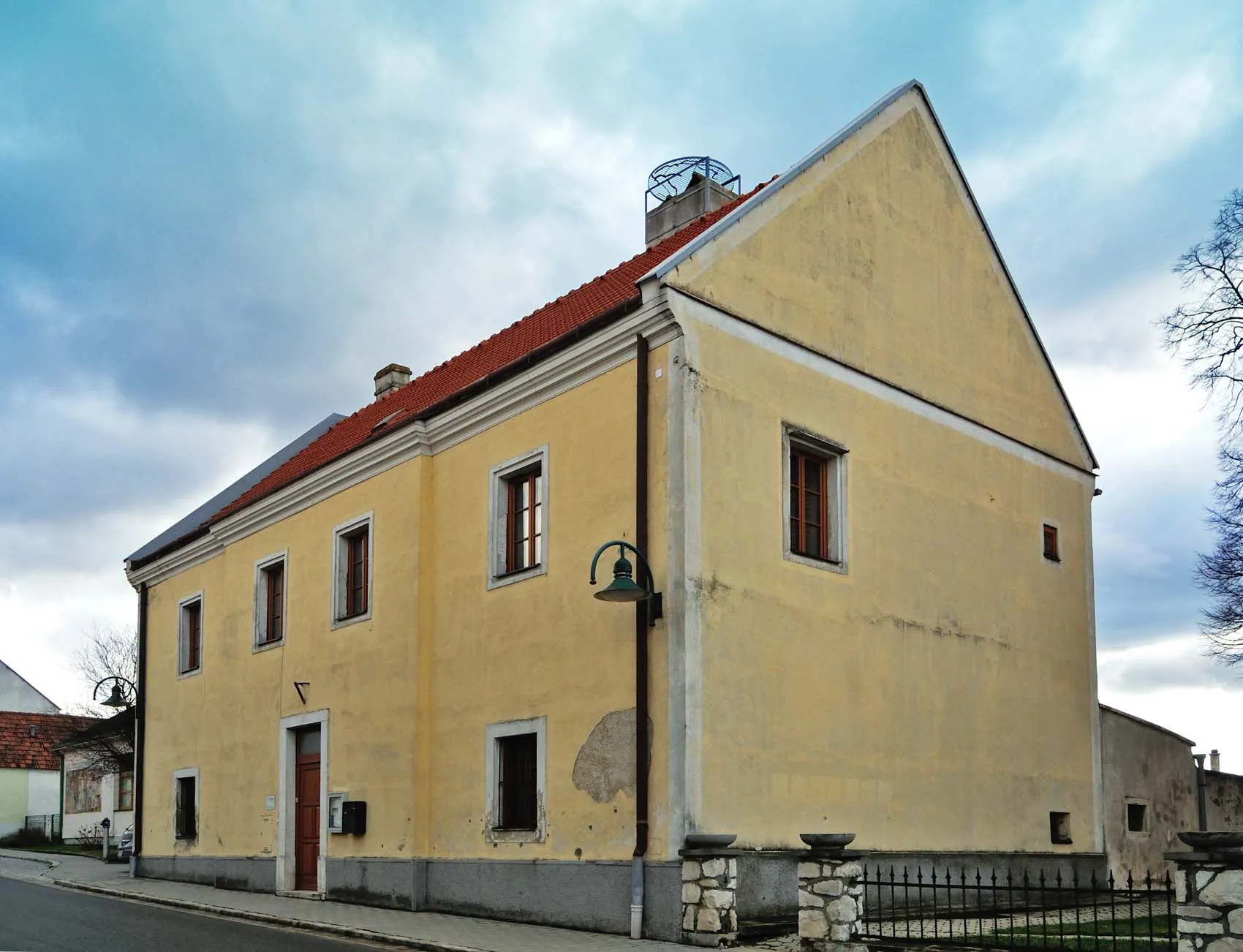 Photo showing: Rectory in Hof am Leithaberge, Lower Austria, Austria