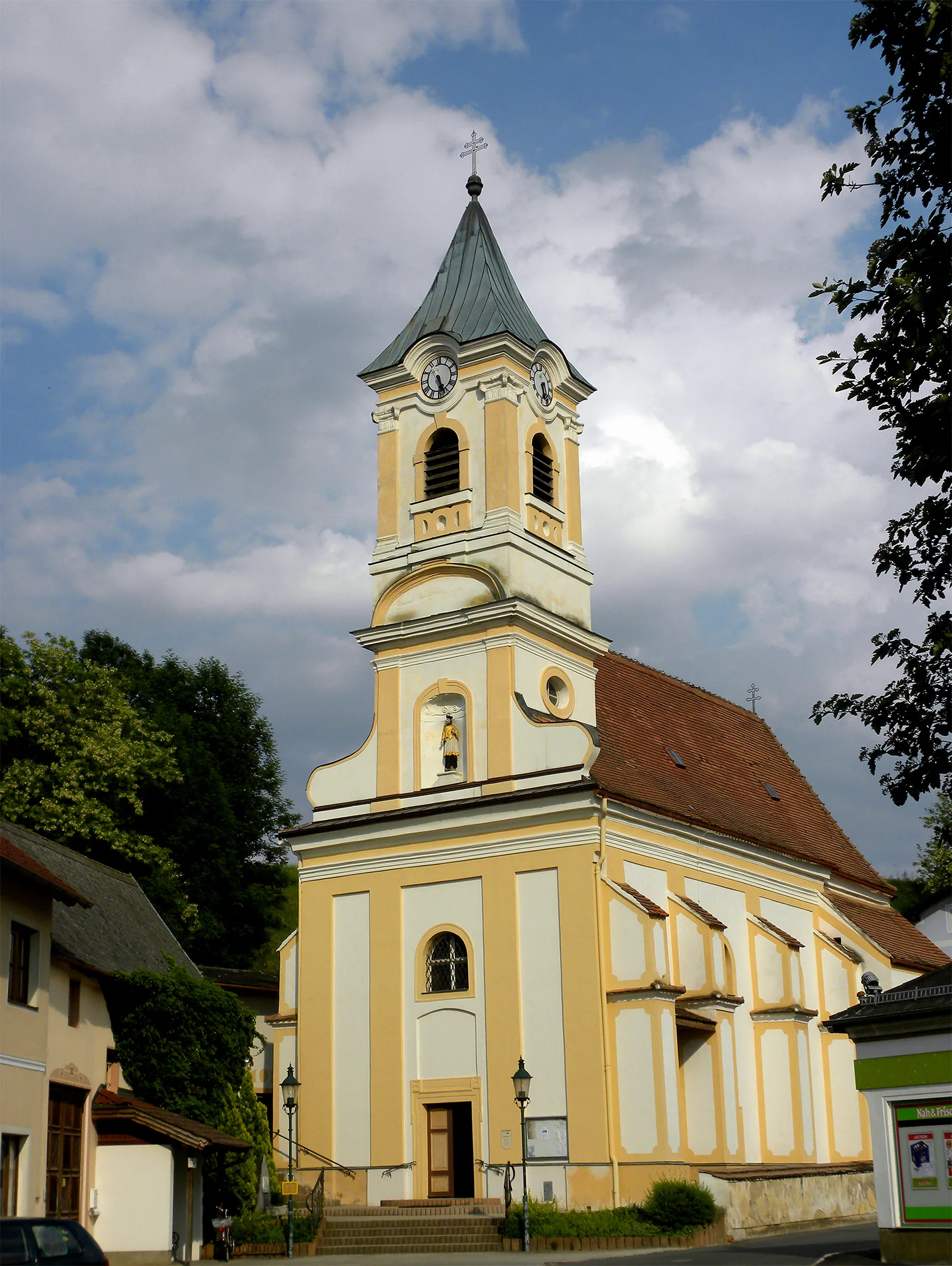 Photo showing: Kath. Pfarrkirche hl. Jungfrau und Gottesmutter