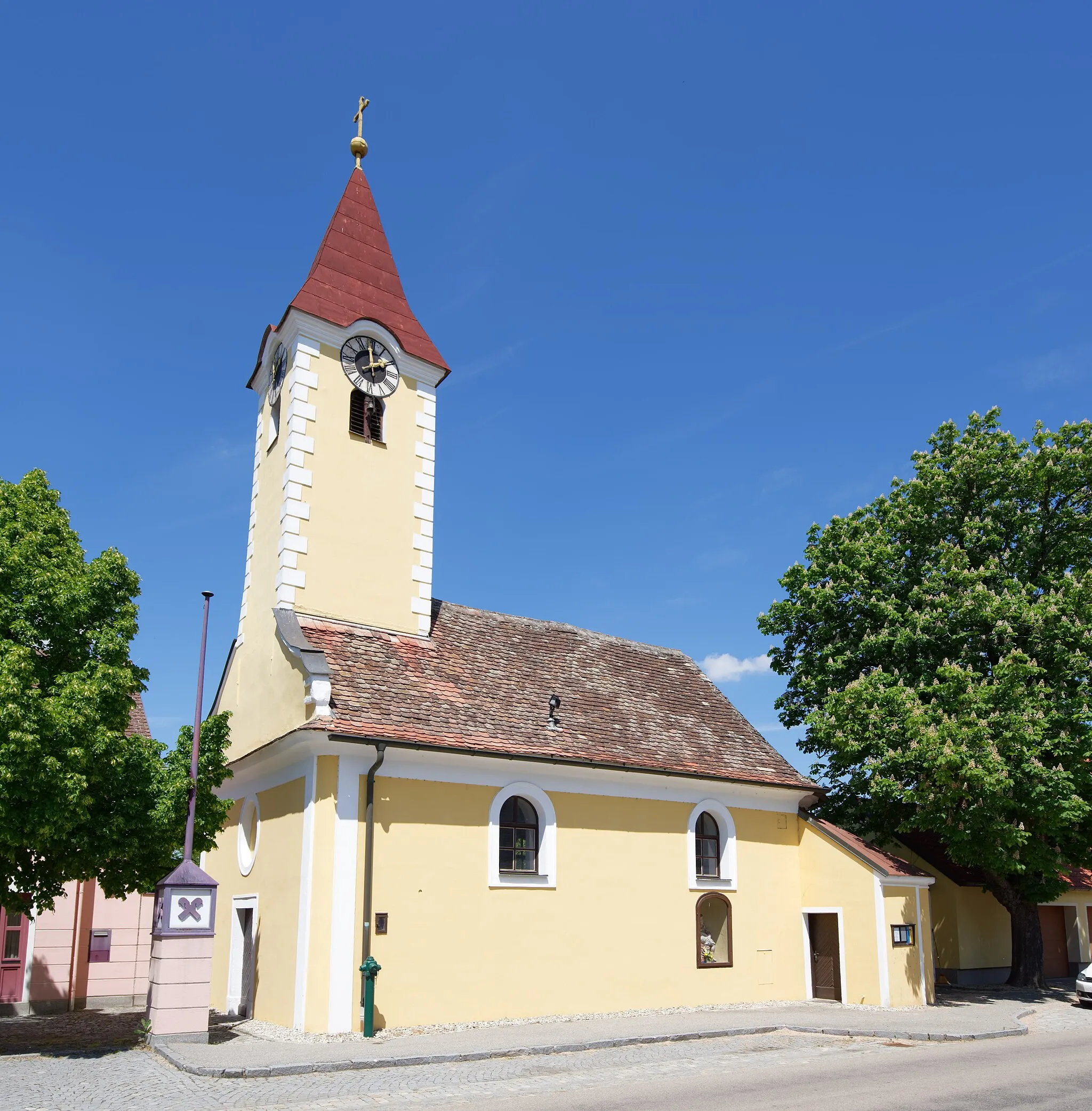 Photo showing: Local chapel at Pernersdorf, Lower Austria, Austria