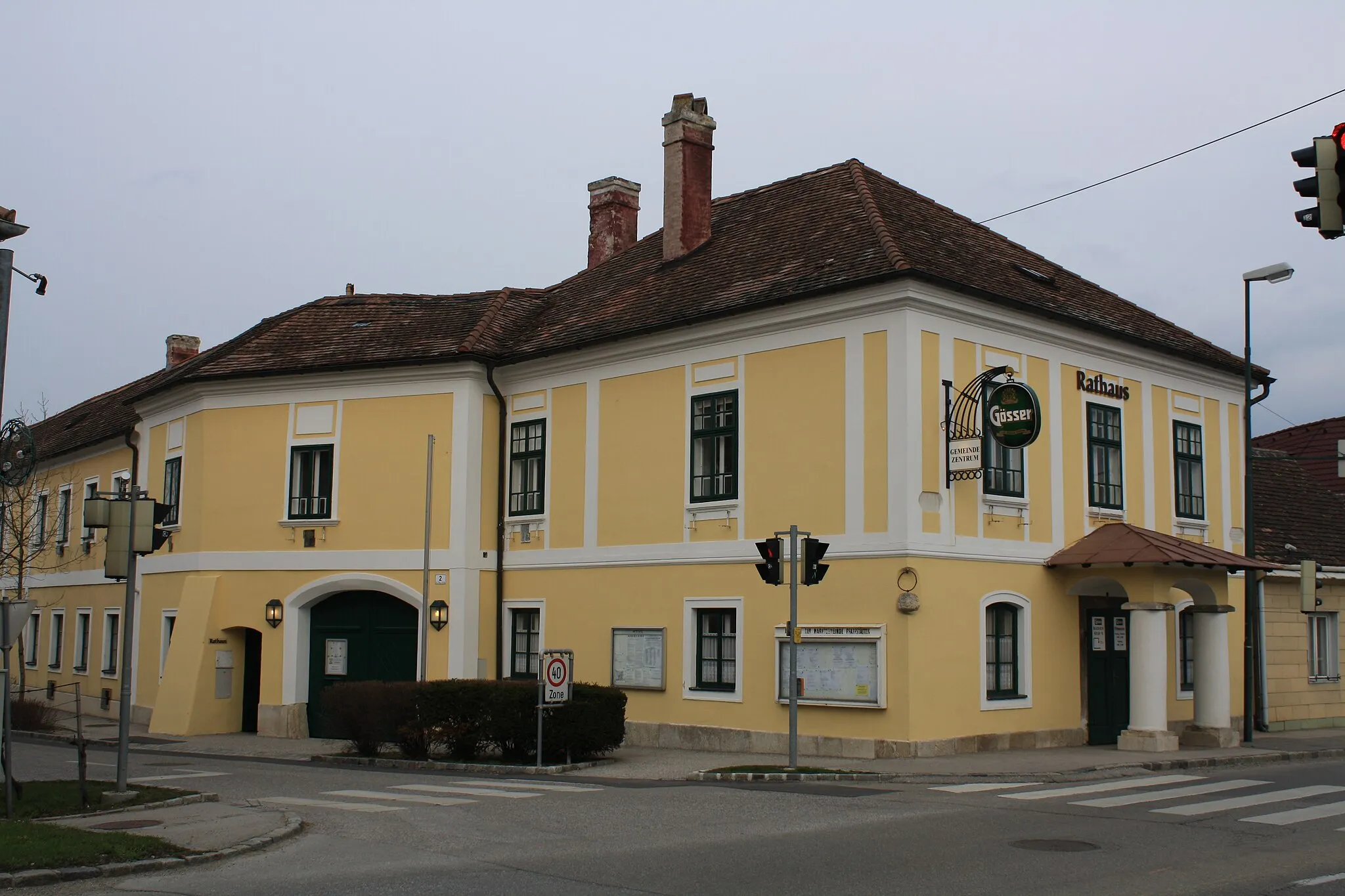 Photo showing: Town hall in Pfaffstätten, Lower Austria
