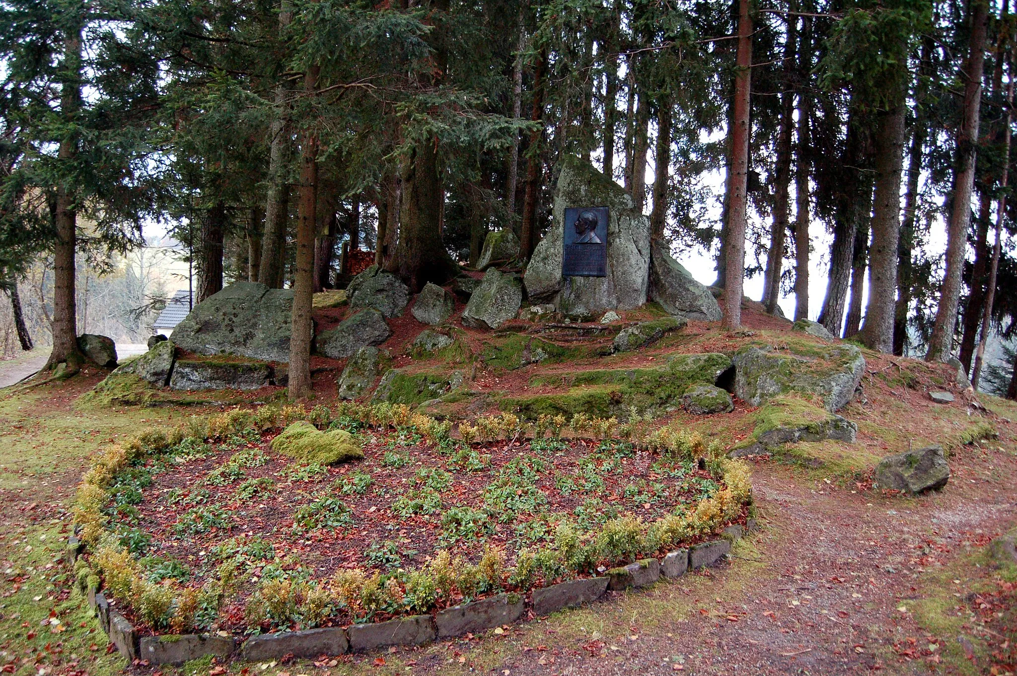 Photo showing: Peter Rosegger Memorial in Sankt Kathrein am Hauenstein, Styria, Austria. Inscription: