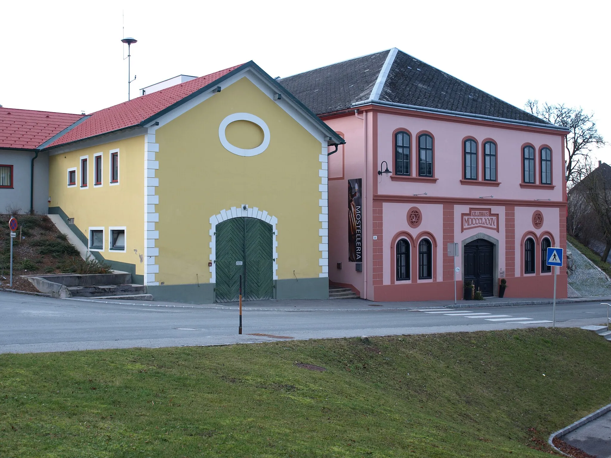 Photo showing: Ehem. Gast- bzw. Meierhof und Kellerhaus