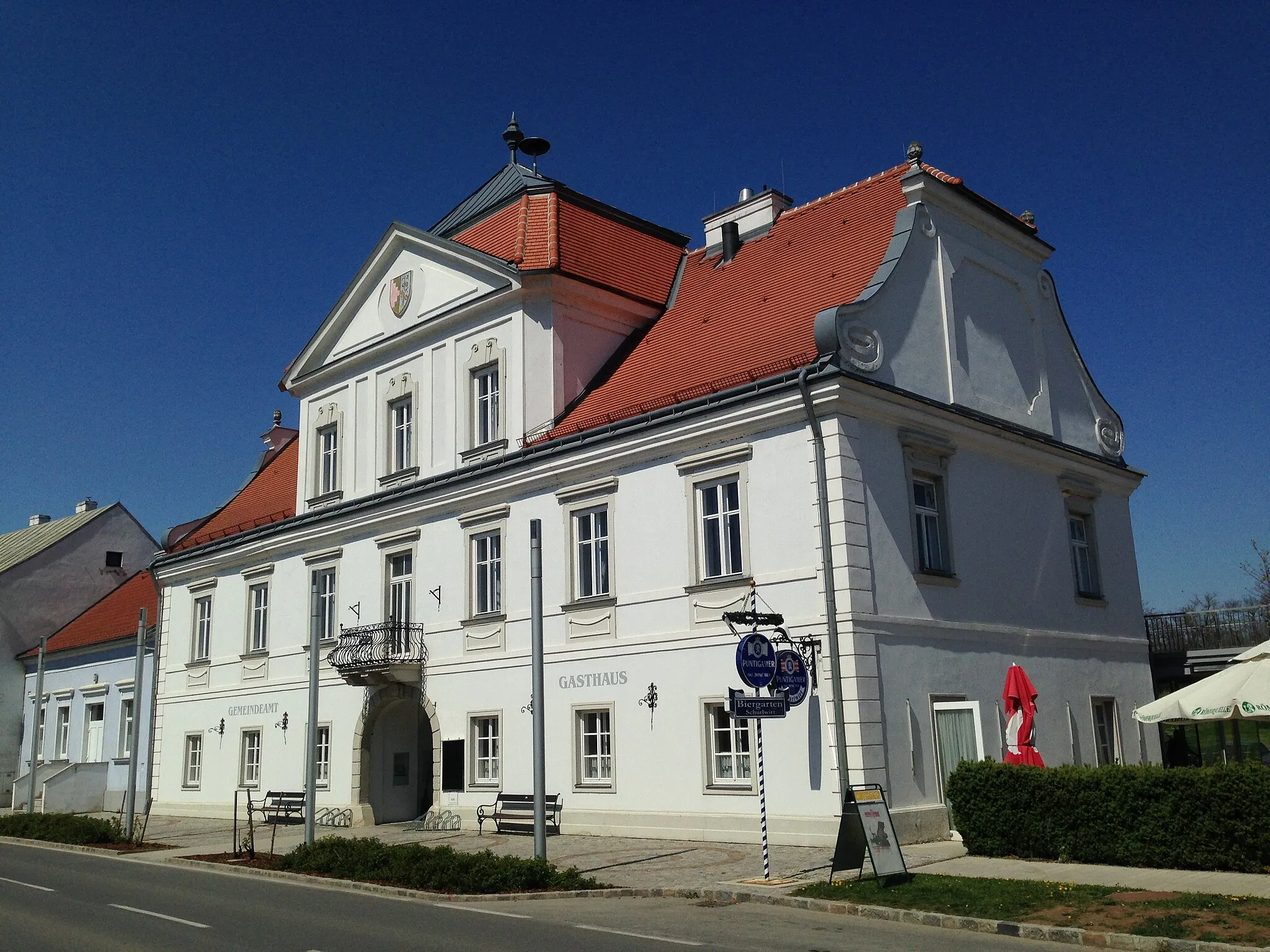 Photo showing: Pillichsdorf Herrenhaus Schloss Gemeindehaus