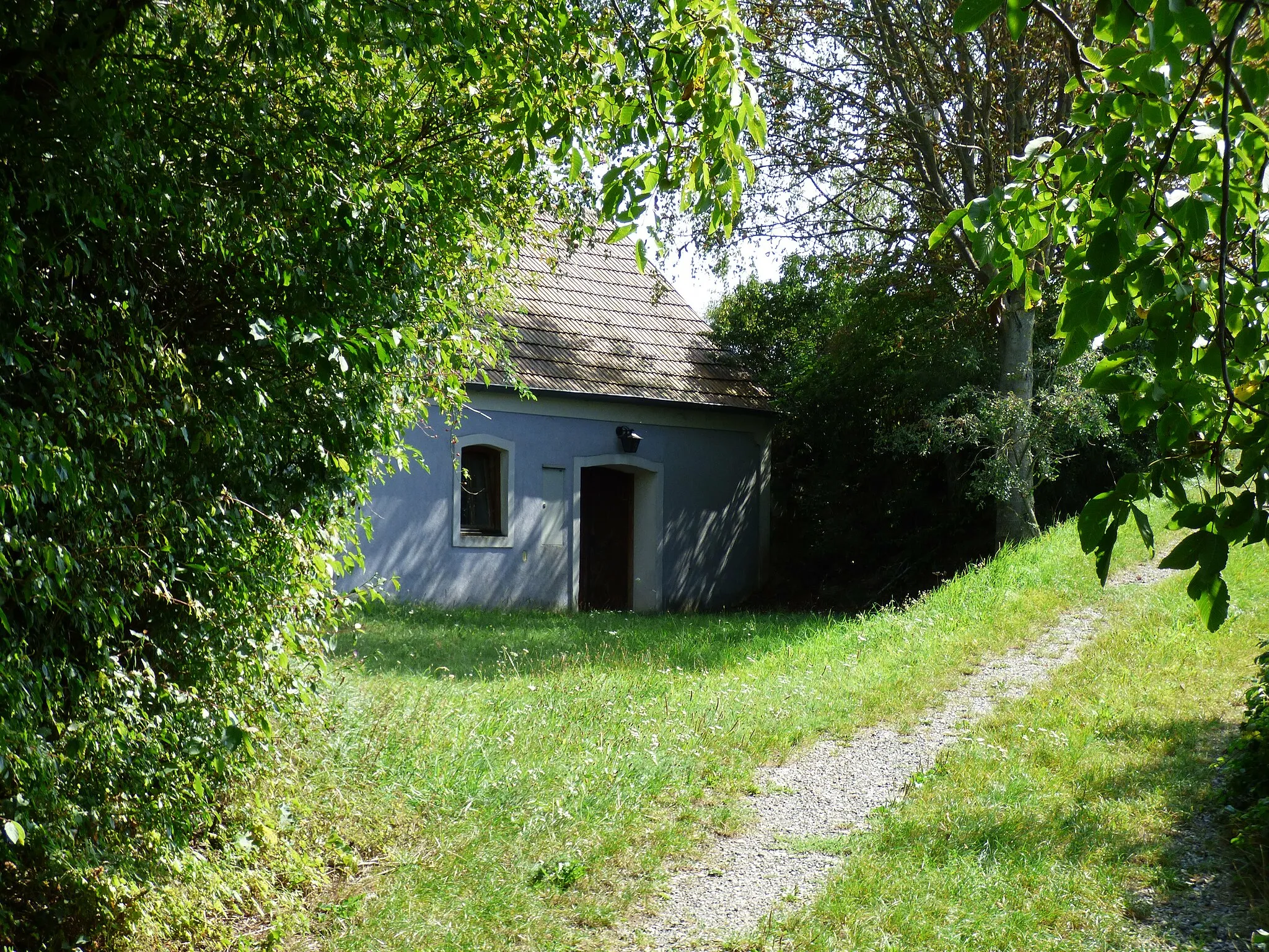 Photo showing: Kellergasse Mitterfeld in der KG Unterwinden in Herzogenburg, Niederösterreich