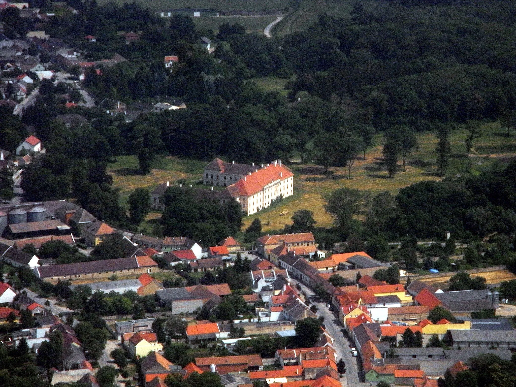 Photo showing: Schloss Trautmannsdorf (Trautmannsdorf an der Leitha)