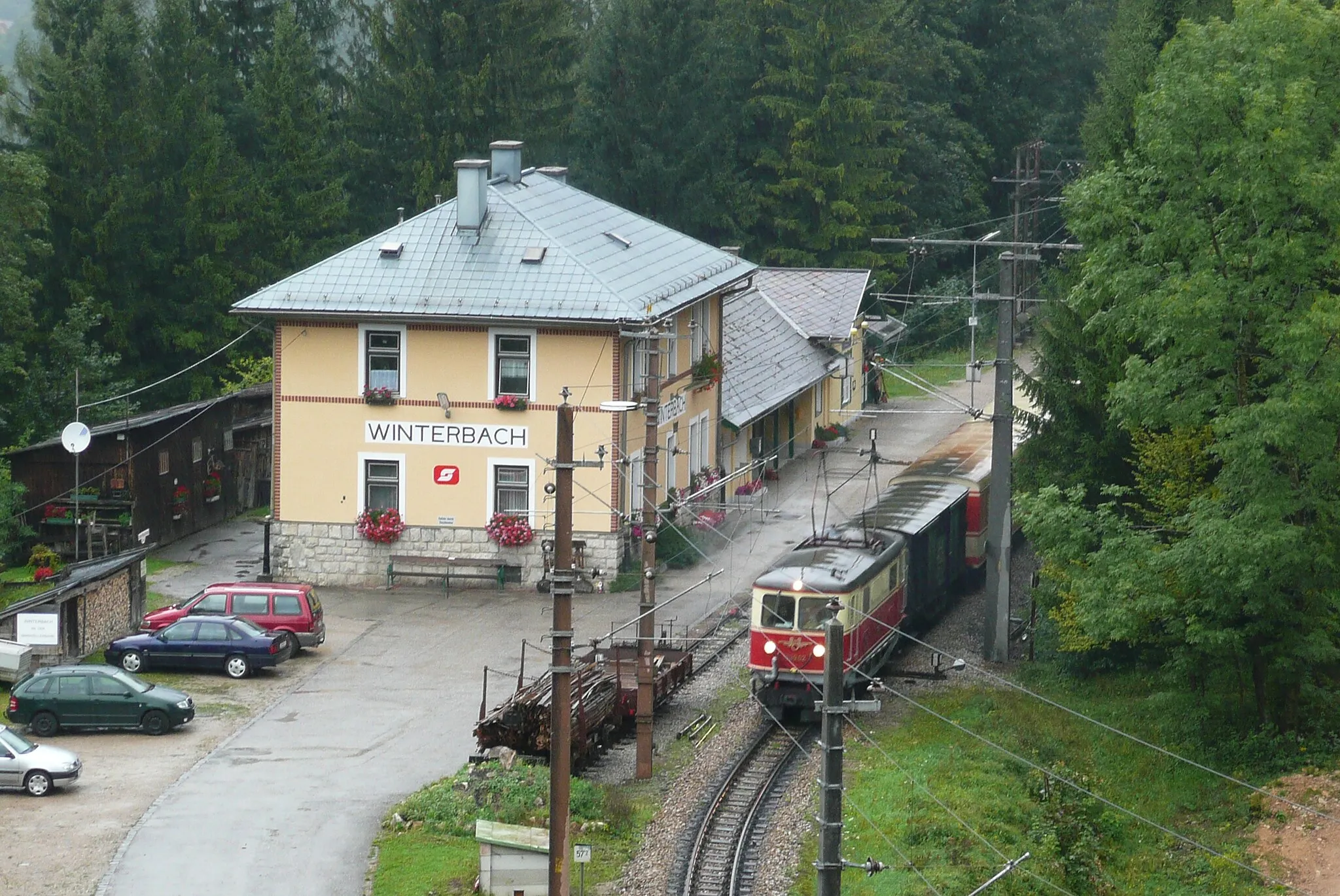 Photo showing: The Winterbach station, km 80 on the Mariazellerbahn, Ötscherland, Lower Austria.