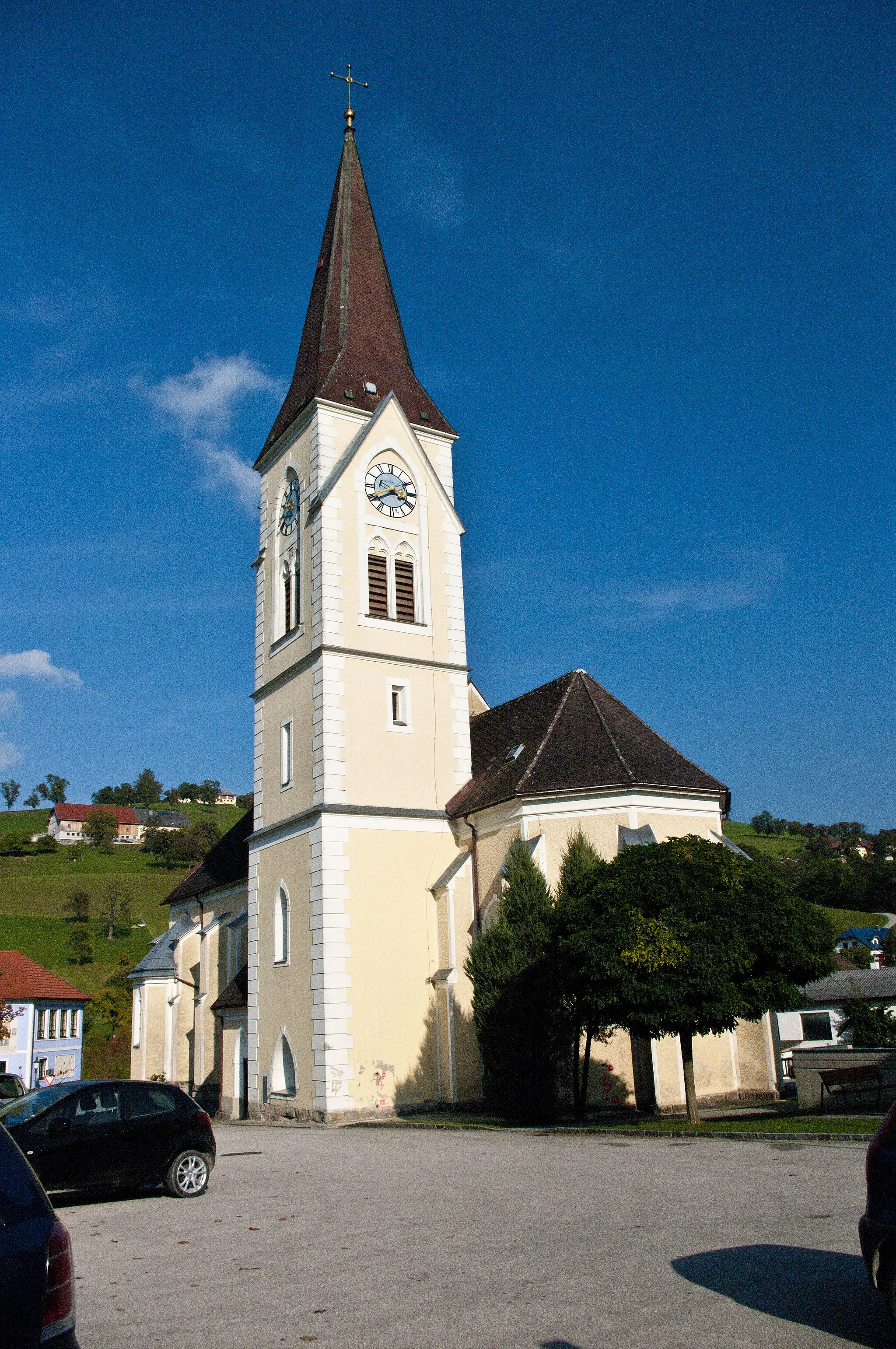 Photo showing: Kath. Pfarrkirche Hl. Familie