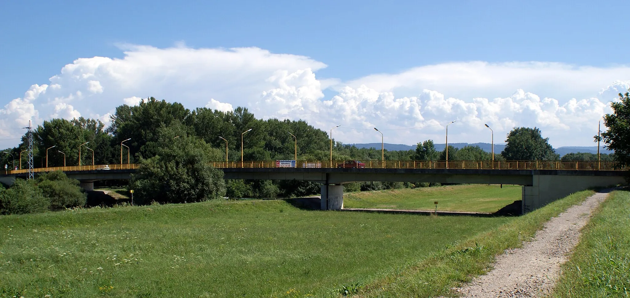 Photo showing: Die Harlander Brücke über die Traisen in St. Pölten