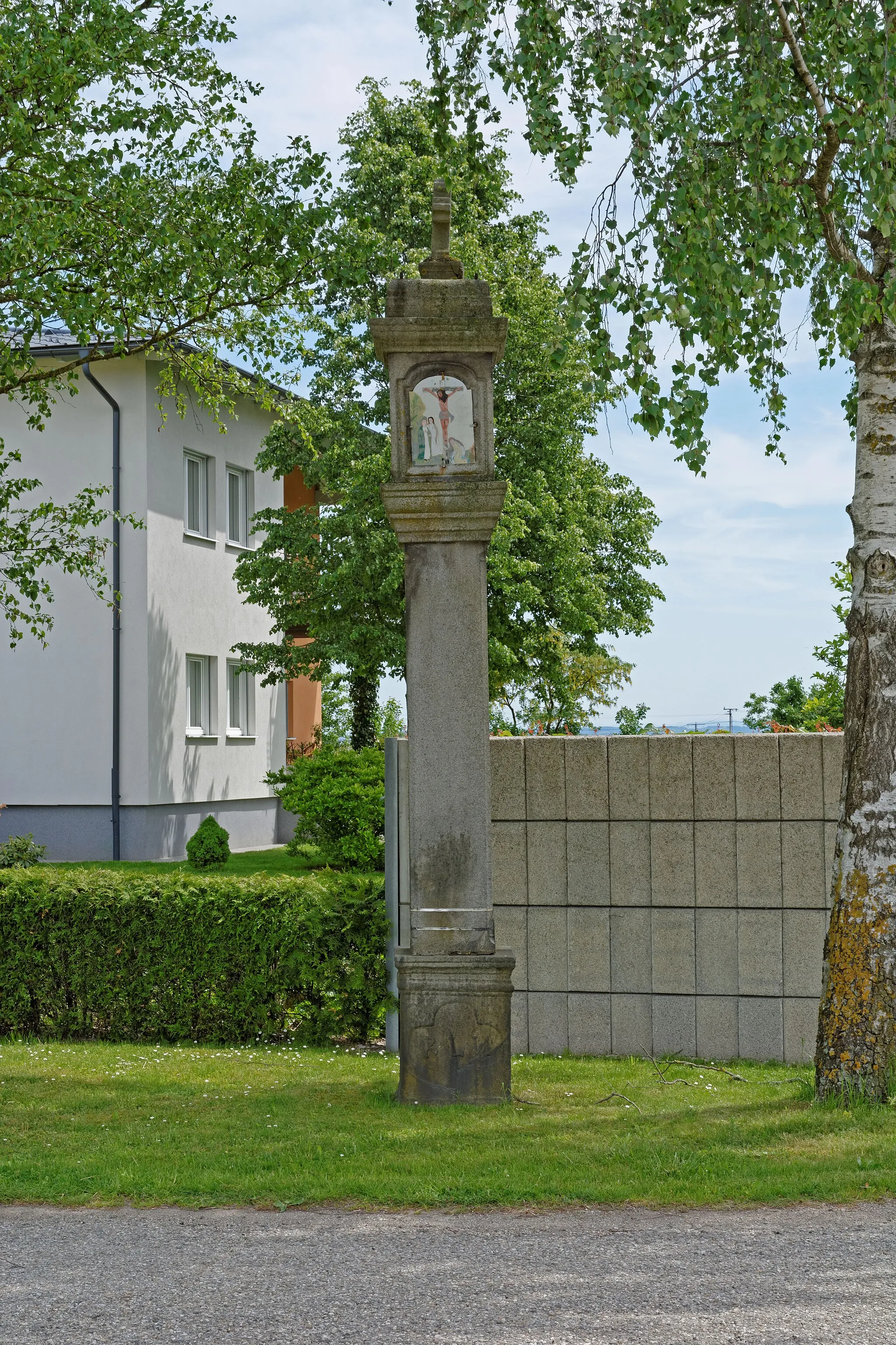 Photo showing: Wayside shrine near Baumgarten, Municipality Naarn im Machlande, Upper Austria, Austria