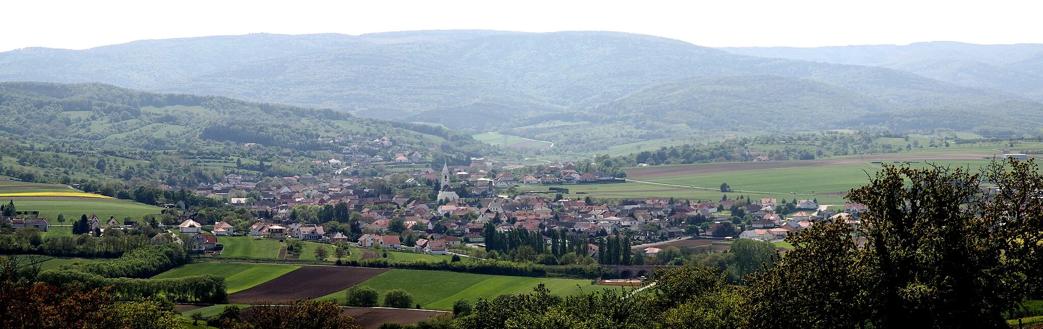 Photo showing: Panorama (stitched from 3 Photos) of Marz