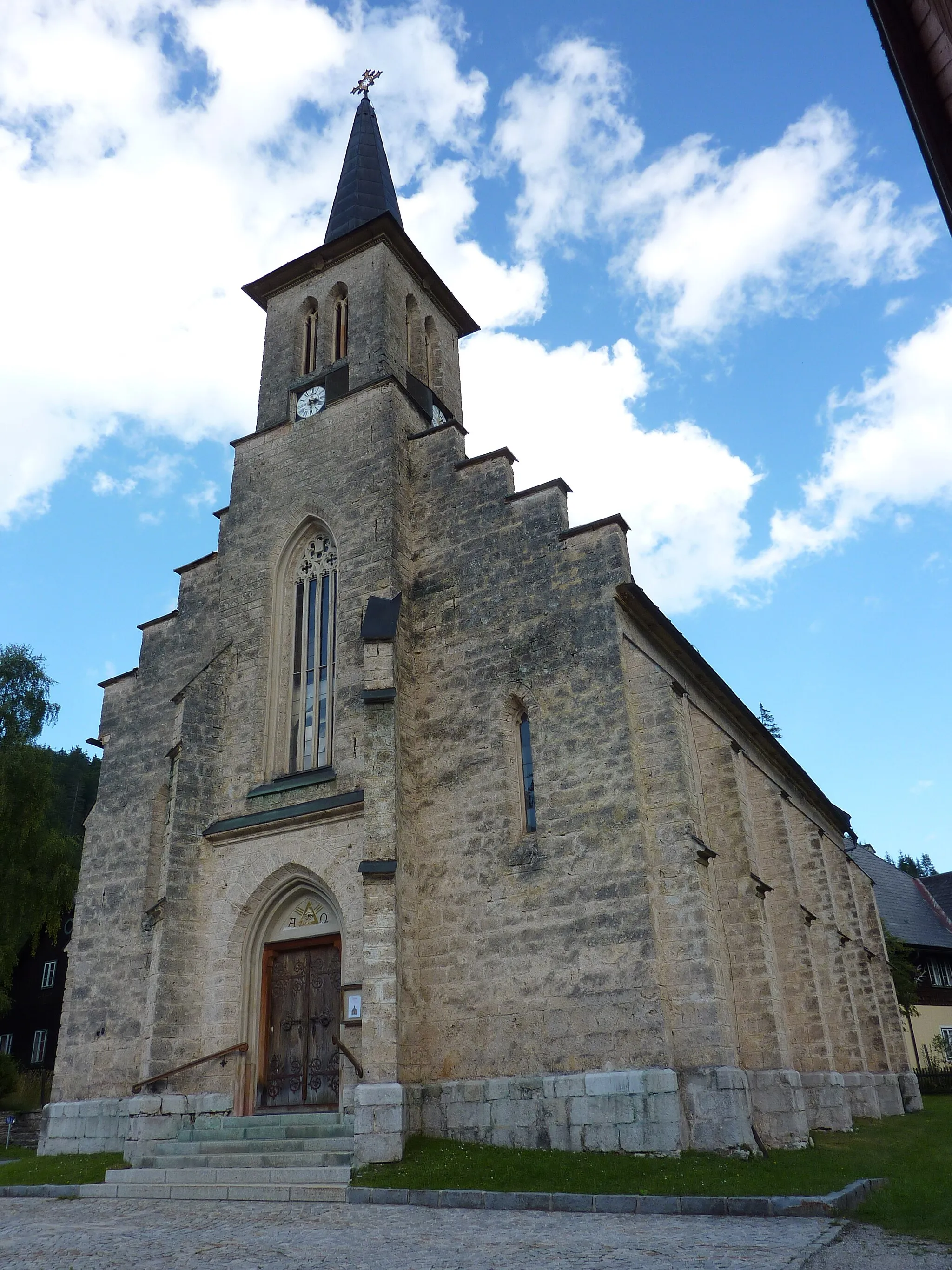 Photo showing: Kirche zur Kreuzauffindung, Neuhaus, Gaming, Niederösterreich

This media shows the protected monument with the number 18750 in Austria. (Commons, de, Wikidata)