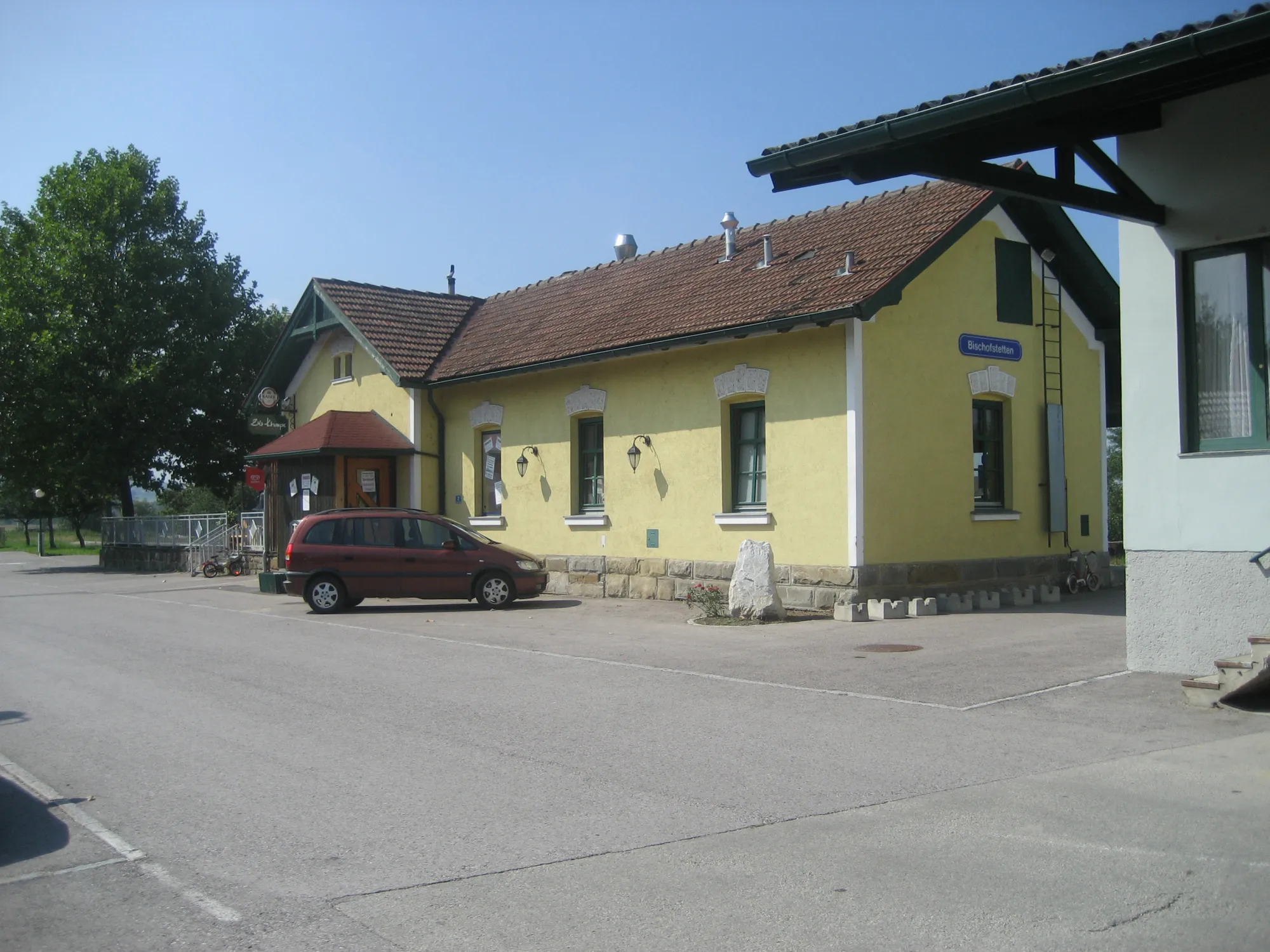 Photo showing: Bischofstetten train station in Lower Austria