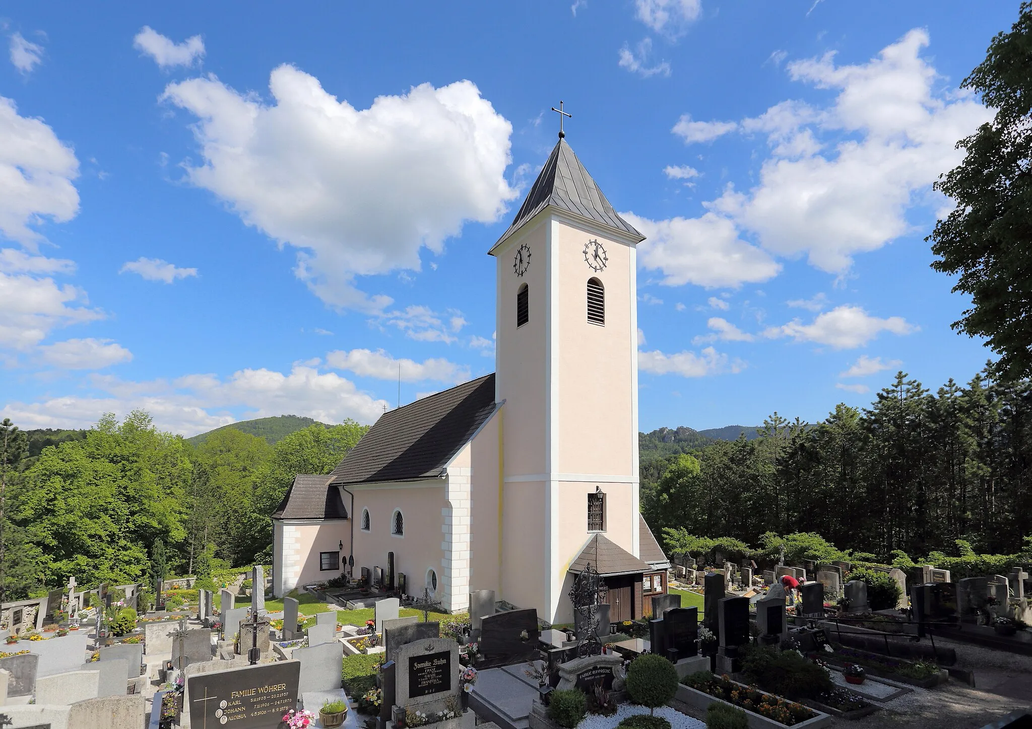 Photo showing: Katholische Pfarrkirche Mariae Himmelfahrt in der niederösterreichischen Gemeinde Waidmannsfeld.