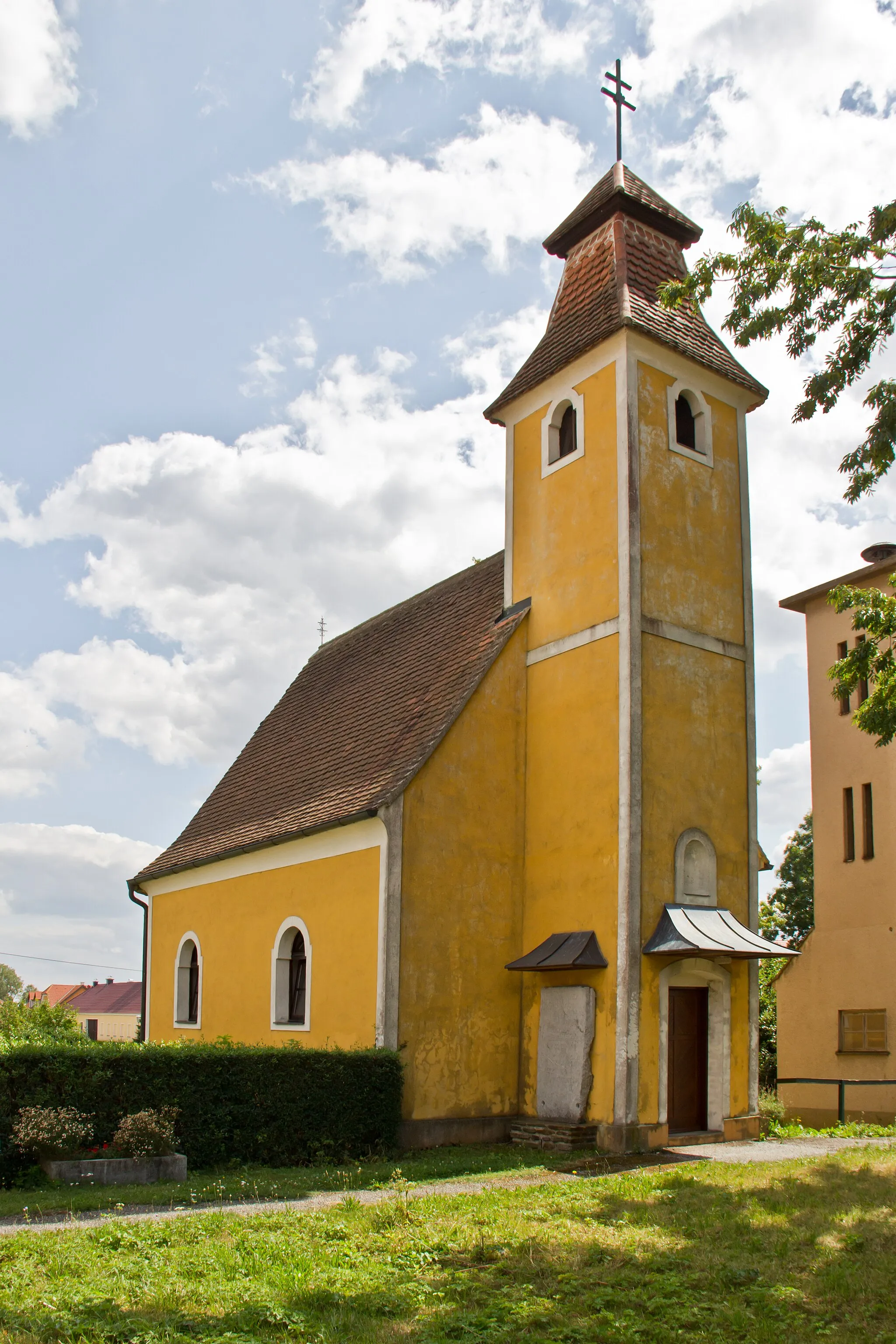Photo showing: Die Ortskapelle von Schaditz ist den Heiligen Johannes und Paulus geweiht.