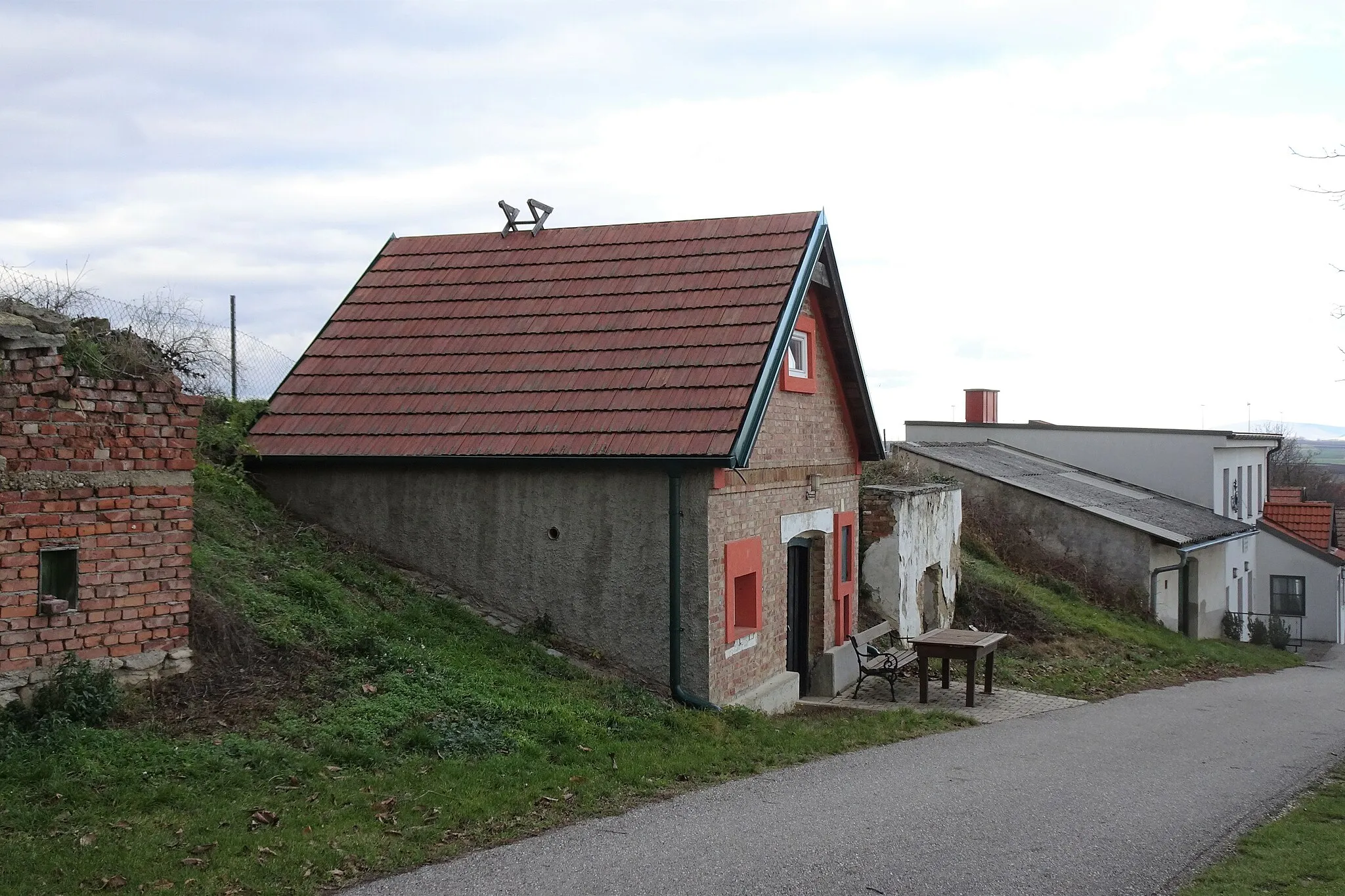 Photo showing: Presshaus in der Kellergasse Spillern in der KG Höflein in Höflein (Niederösterreich)