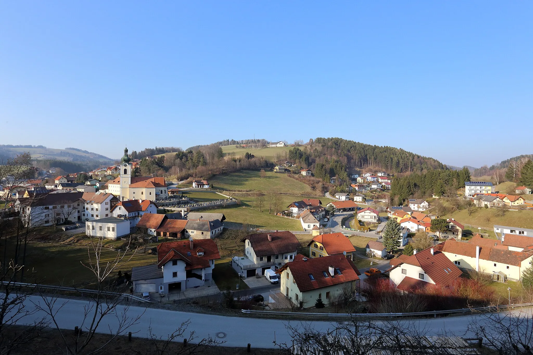 Photo showing: Südansicht der niederösterreichischen Gemeinde Zöbern.