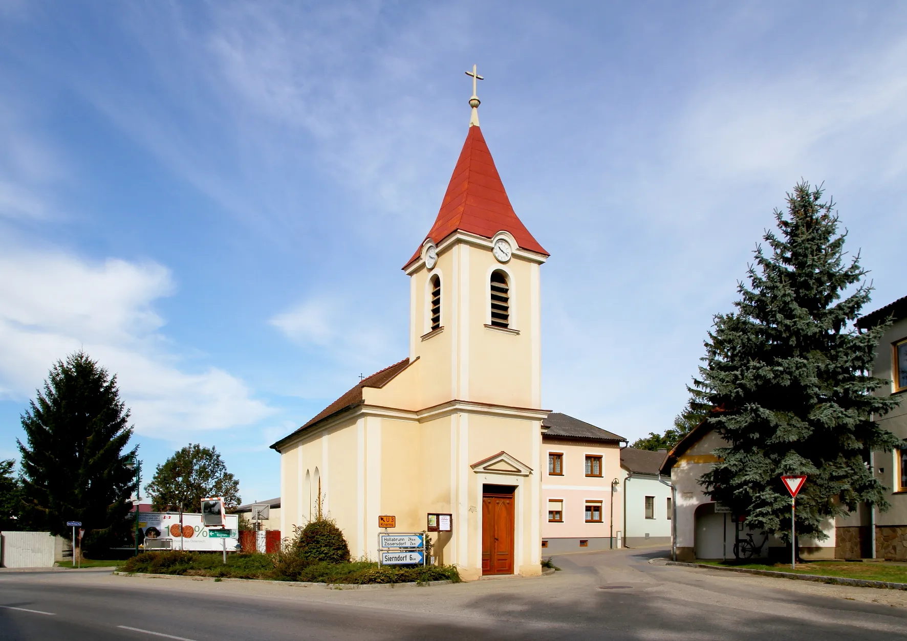 Photo showing: die denkmalgeschützte Ortskapelle hl. Veronika in Goldgeben, eine Ortschaft in der niederösterreichischen Gemeinde Hausleiten.