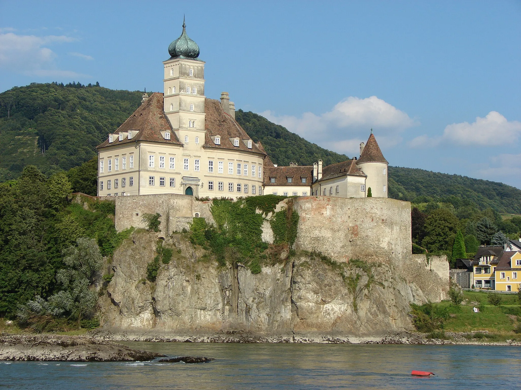 Photo showing: Schloss Schönbühel, Österreich