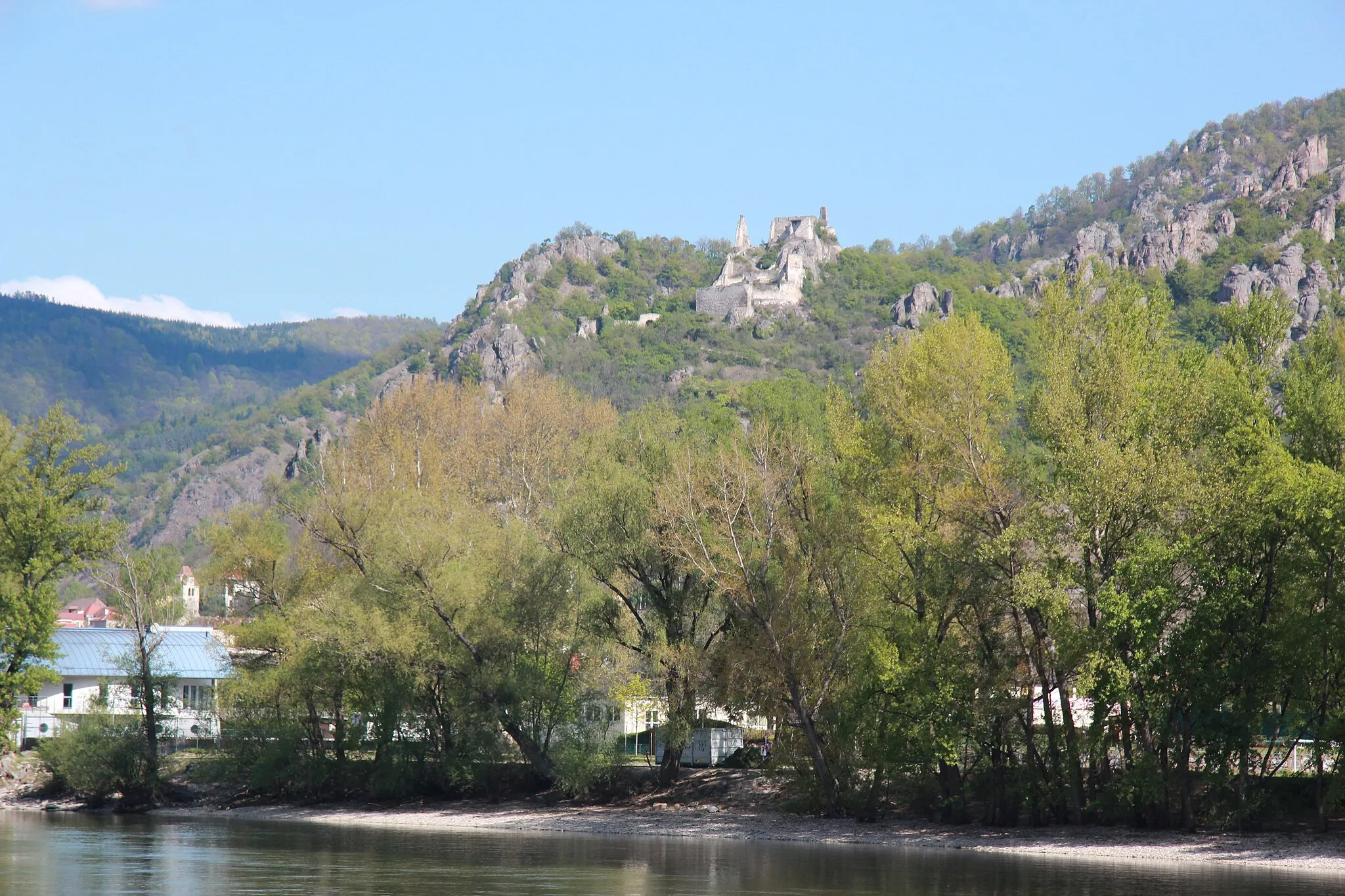 Photo showing: Oberloiben von der Donau aus gesehen