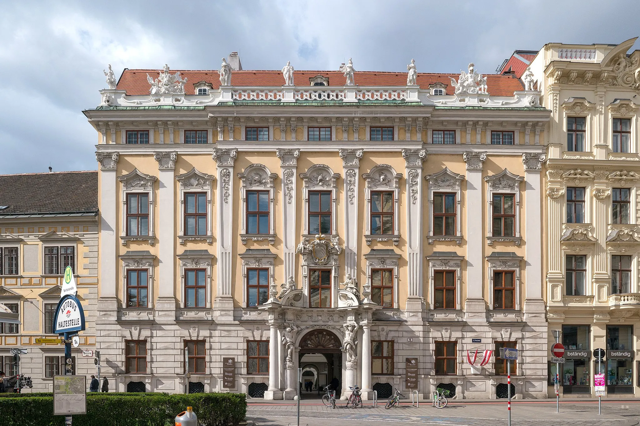 Photo showing: Palais Daun-Kinsky