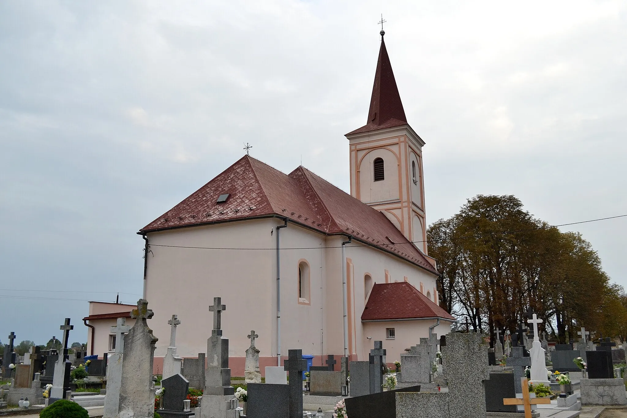 Photo showing: Kuklov (okr. Senica), Kostol svätého Štefana Kráľa; celkový pohľad