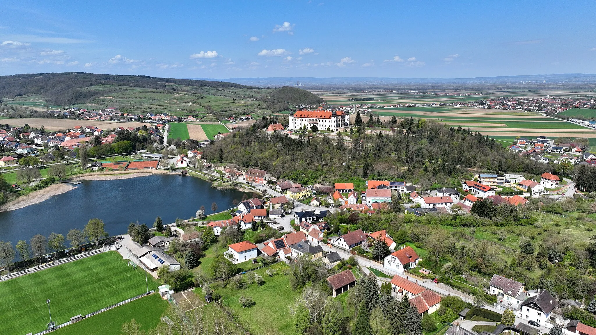 Photo showing: Aerial view of Sitzenberg in Lower Austria.