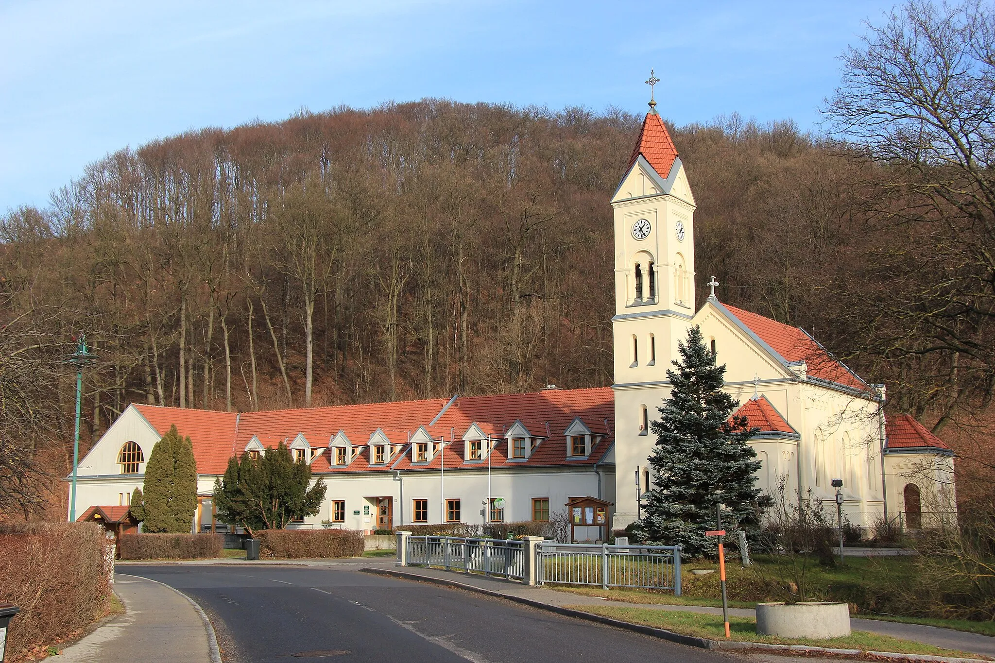 Photo showing: Kirche in Wolfsgraben