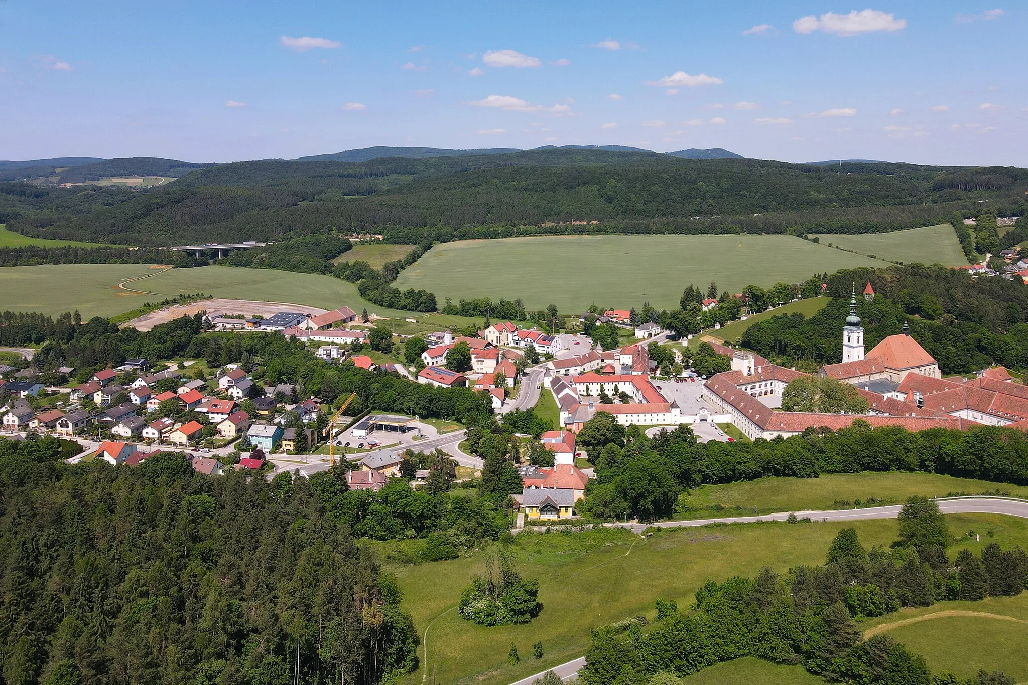 Photo showing: Aerial view of Heiligenkreuz, Lower Austria.