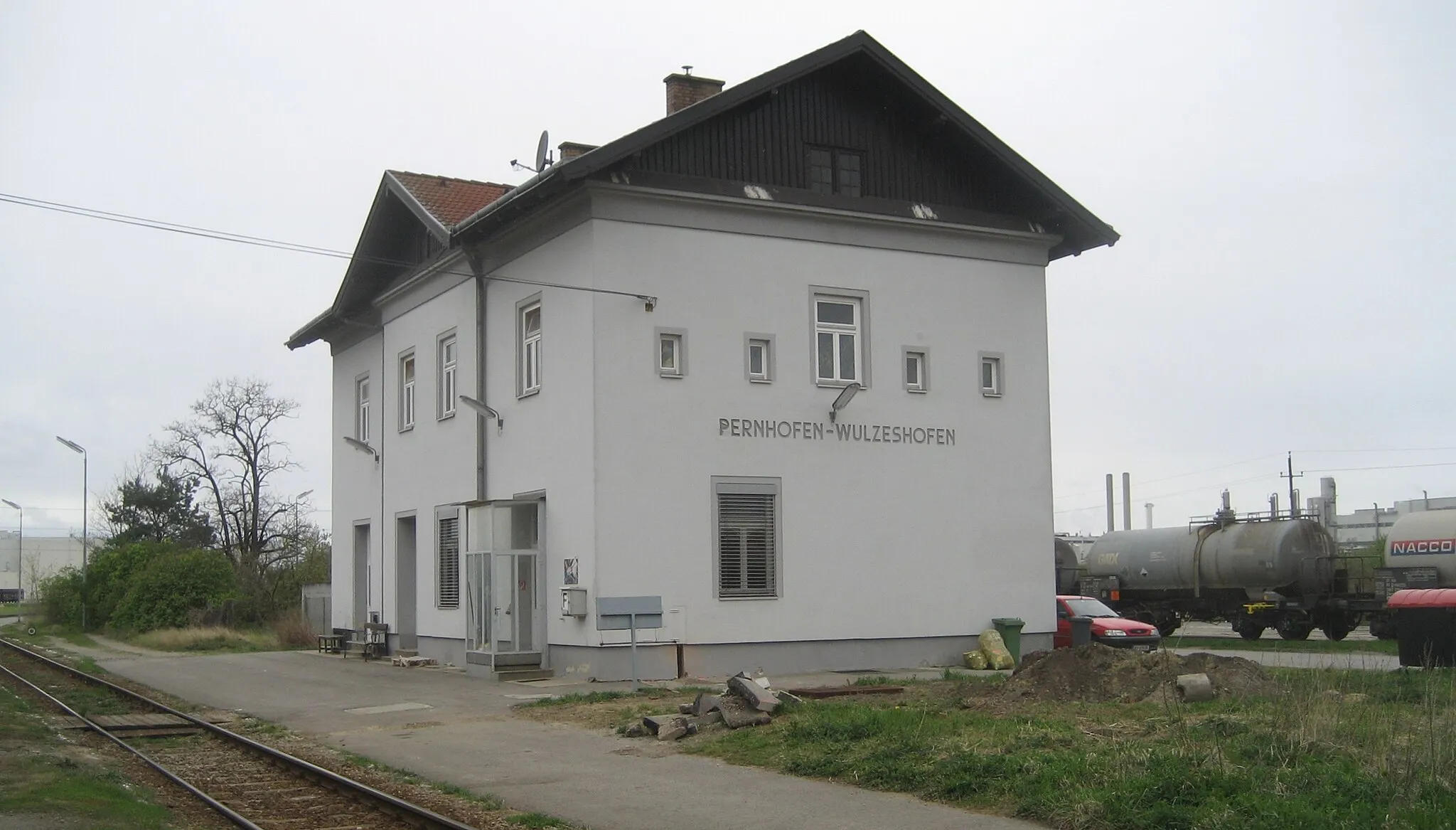 Photo showing: Pernhofen-Wulzeshofen train station in Lower Austria