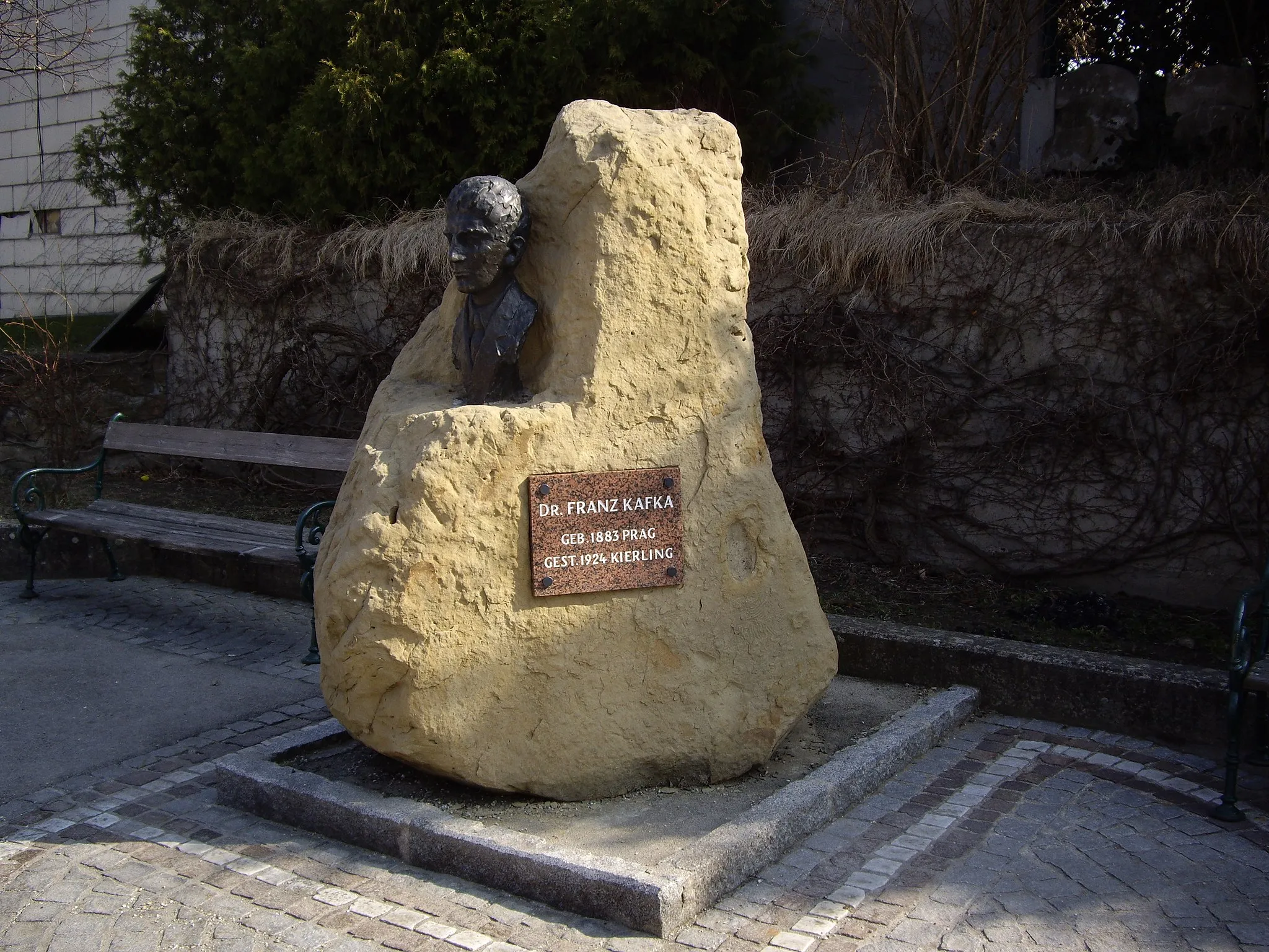 Photo showing: Monumento de Franz Kafka en Kierling