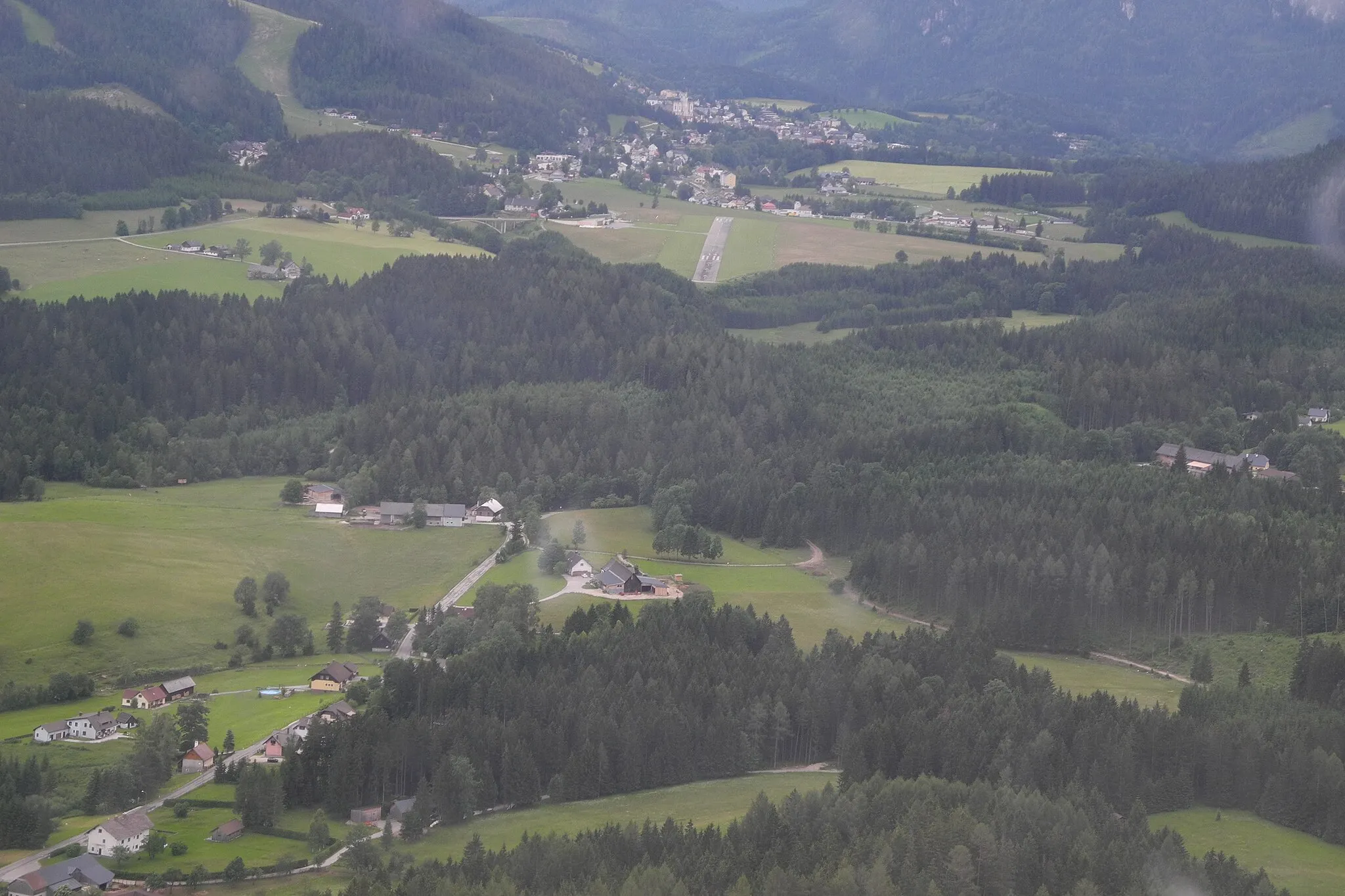 Photo showing: Flugplatz Mariazell
VFR Ostösterreich: