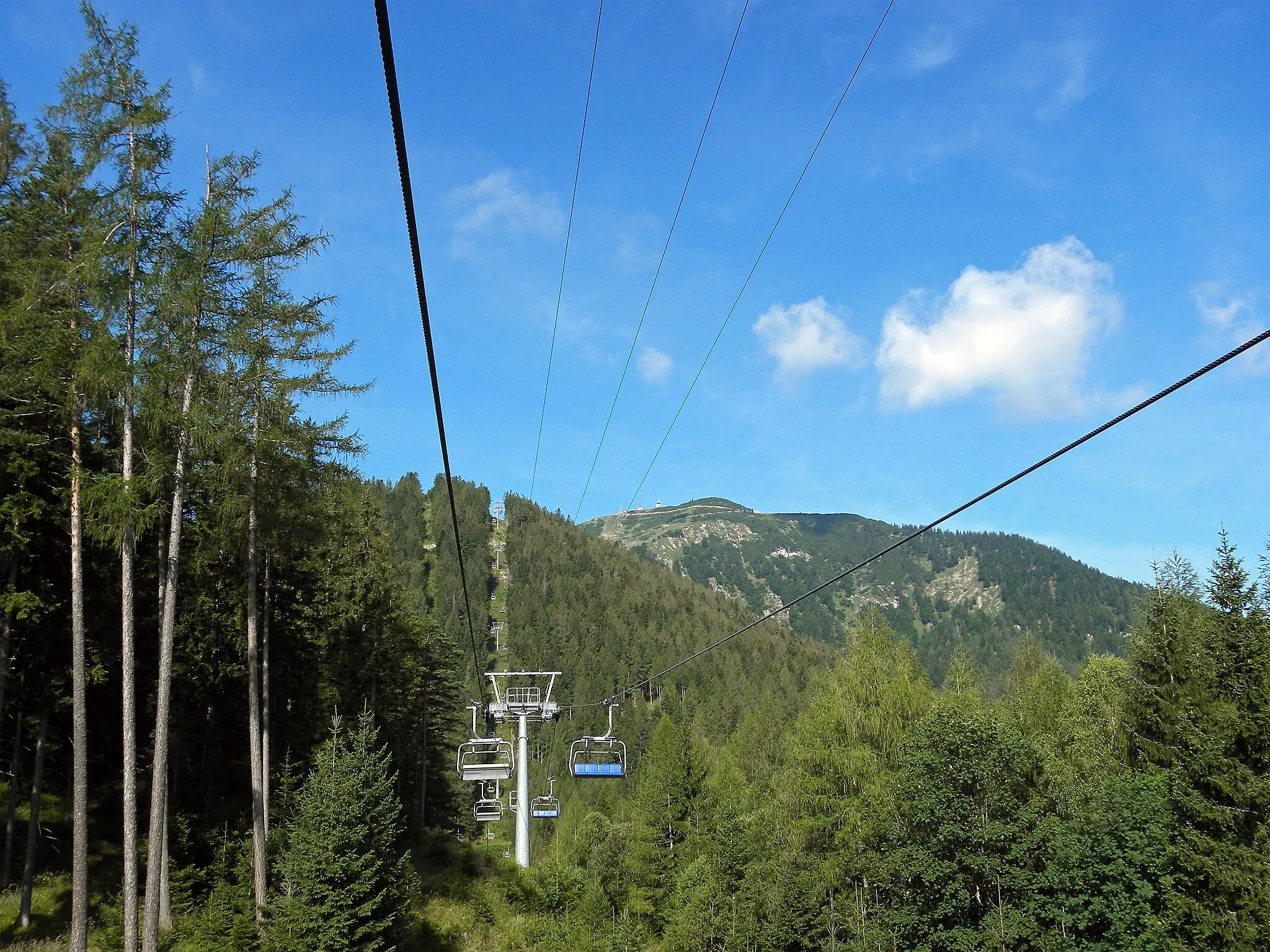 Photo showing: Fahrt mit dem Sessellift von Mitterbach am Erlaufsee auf die Gemeindealpe