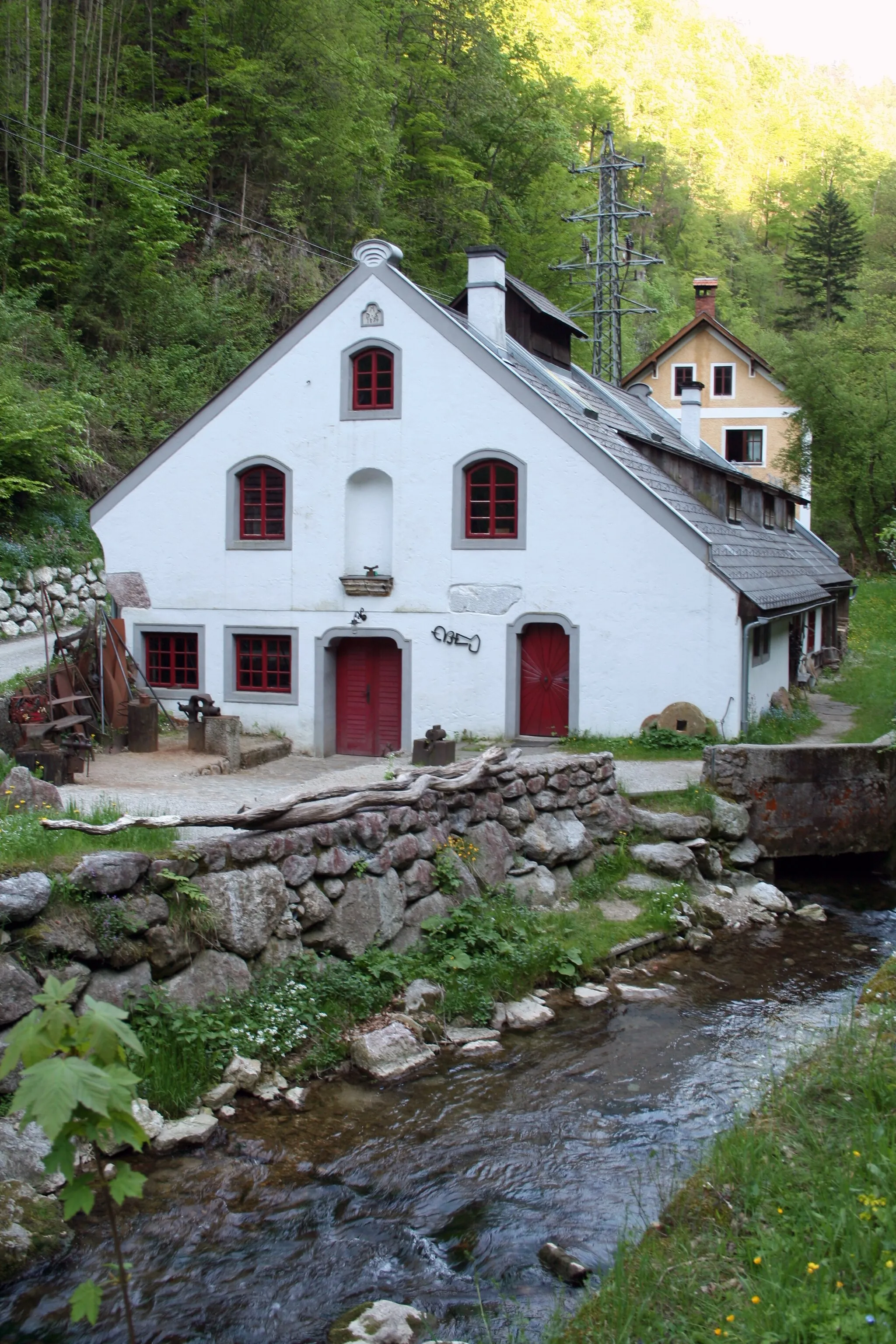 Photo showing: Hammerwerk Eybl (Strunzhammer) in Ybbsitz

This media shows the protected monument with the number 28657 in Austria. (Commons, de, Wikidata)