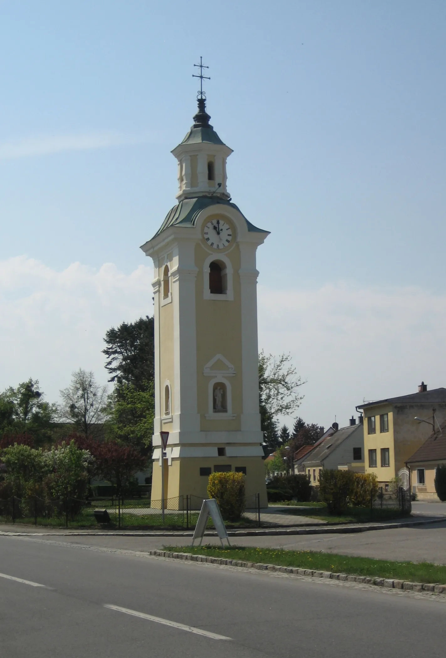 Photo showing: Clock tower in Hohenau an der March, Lower Austria