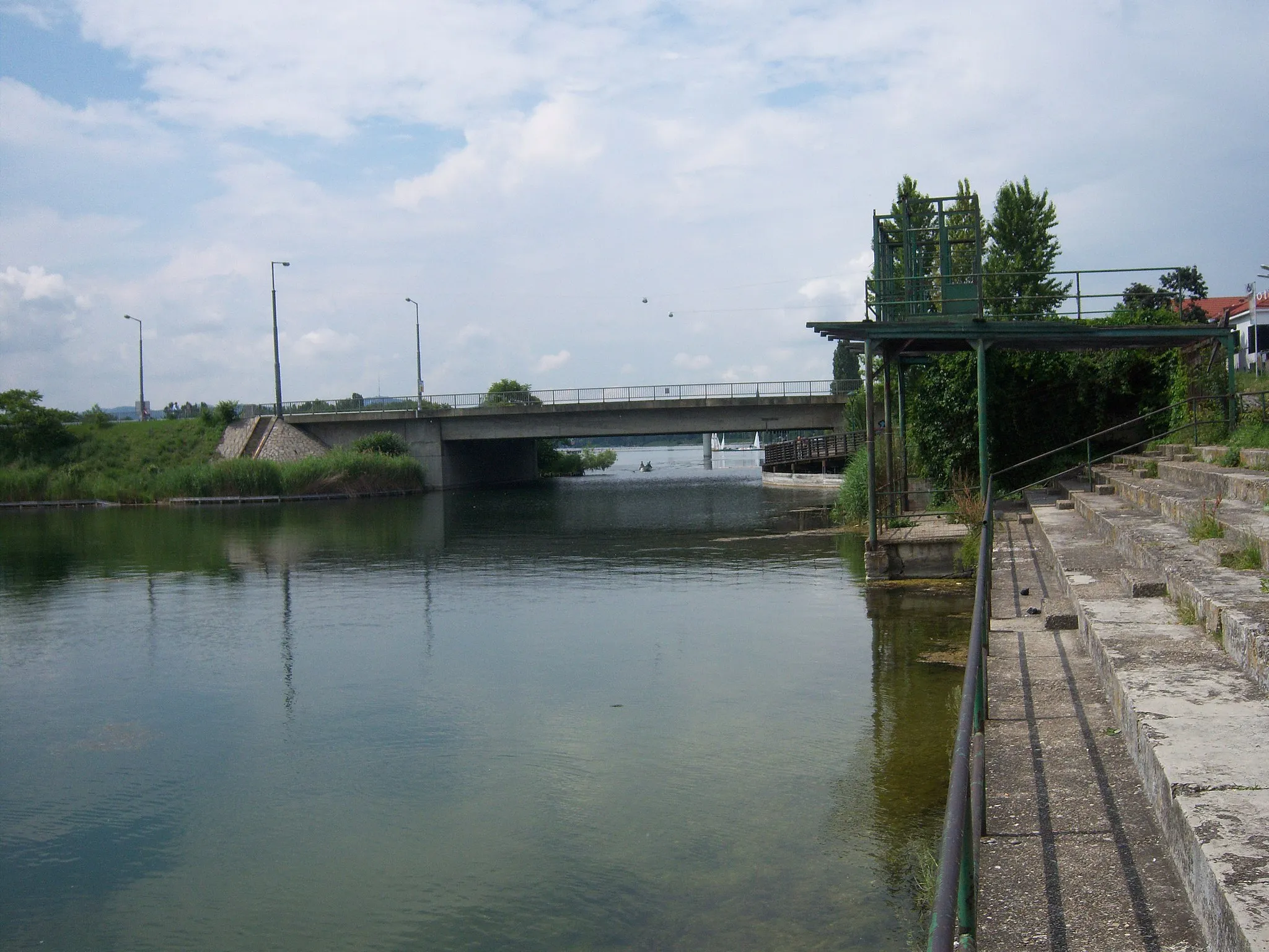 Photo showing: Kagraner Brücke