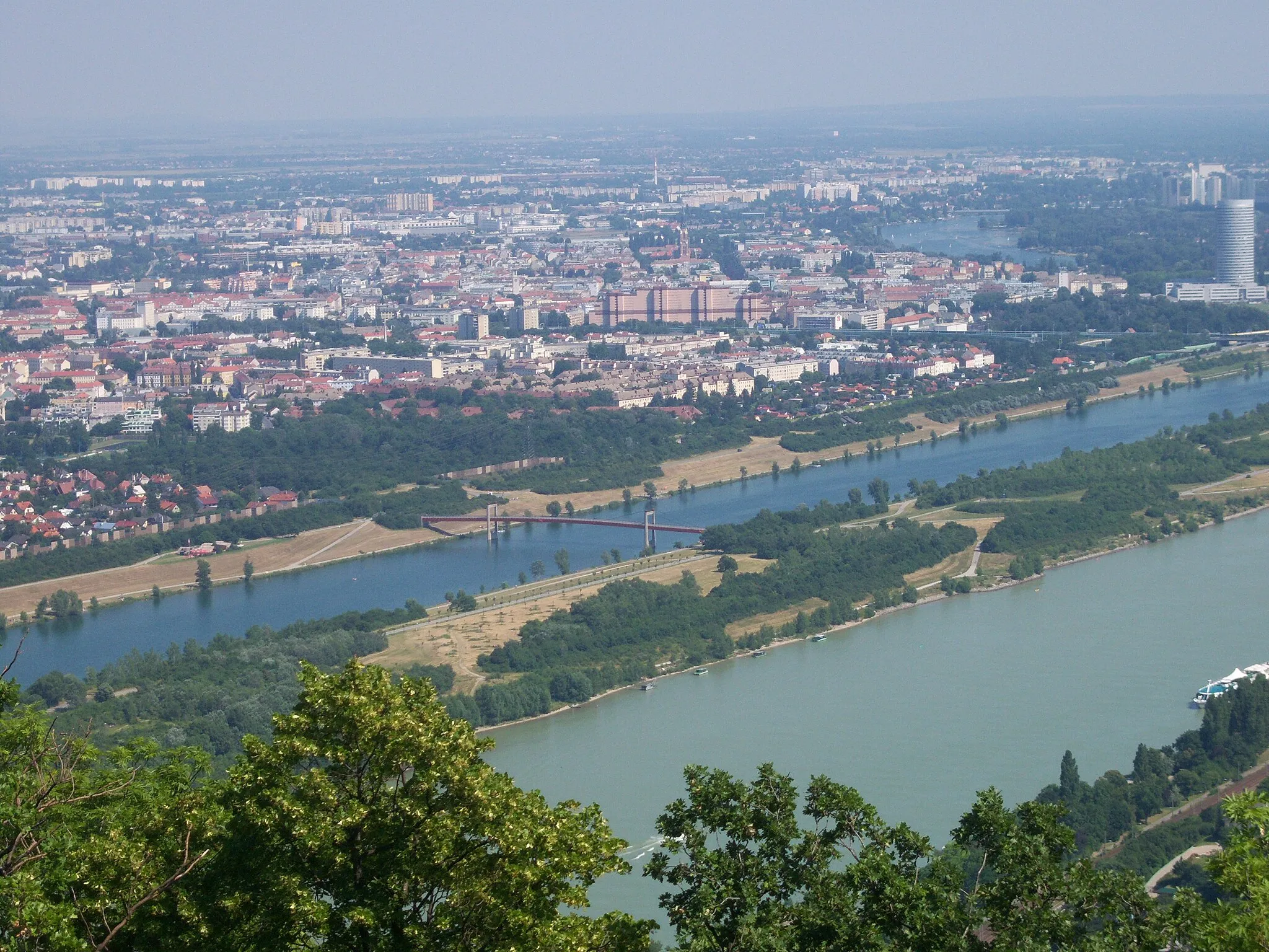 Photo showing: Blick vom Leopoldsberg auf die Jedleseer Brücke